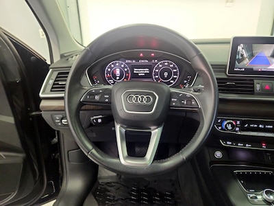 Steering Wheel & Instrument Cluster (On)