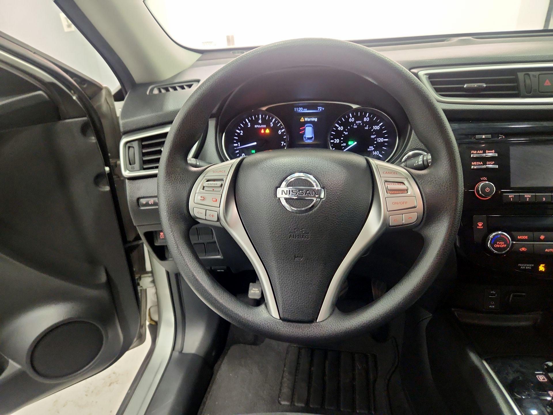 Thumbnail: 2016 Nissan Rogue - 10