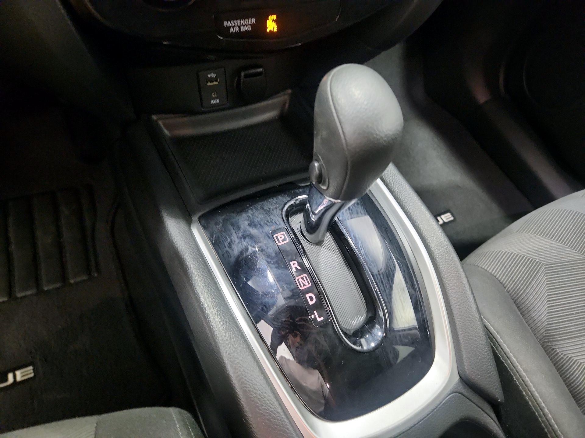 Thumbnail: 2016 Nissan Rogue - 17