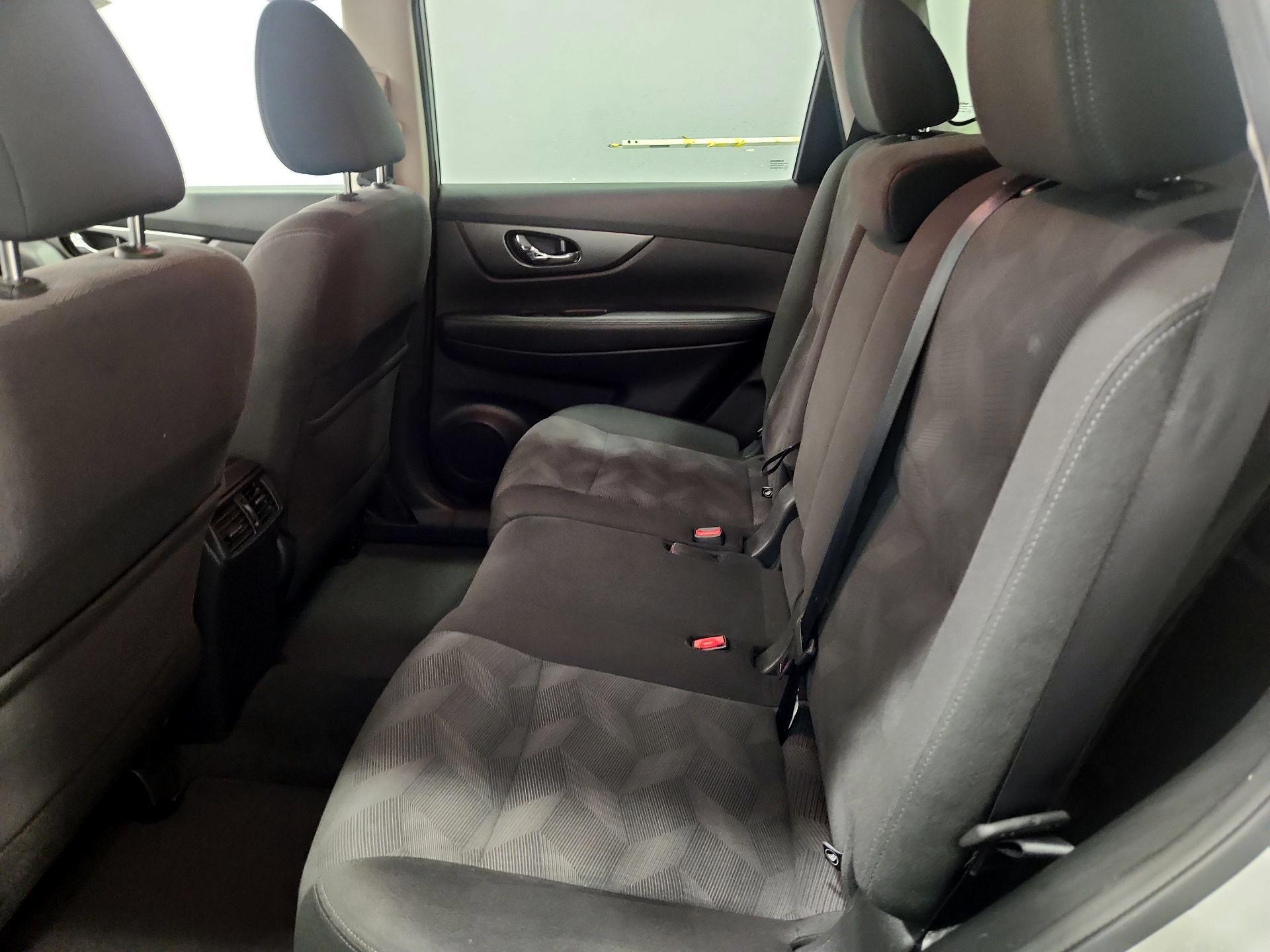 Thumbnail: 2016 Nissan Rogue - 19