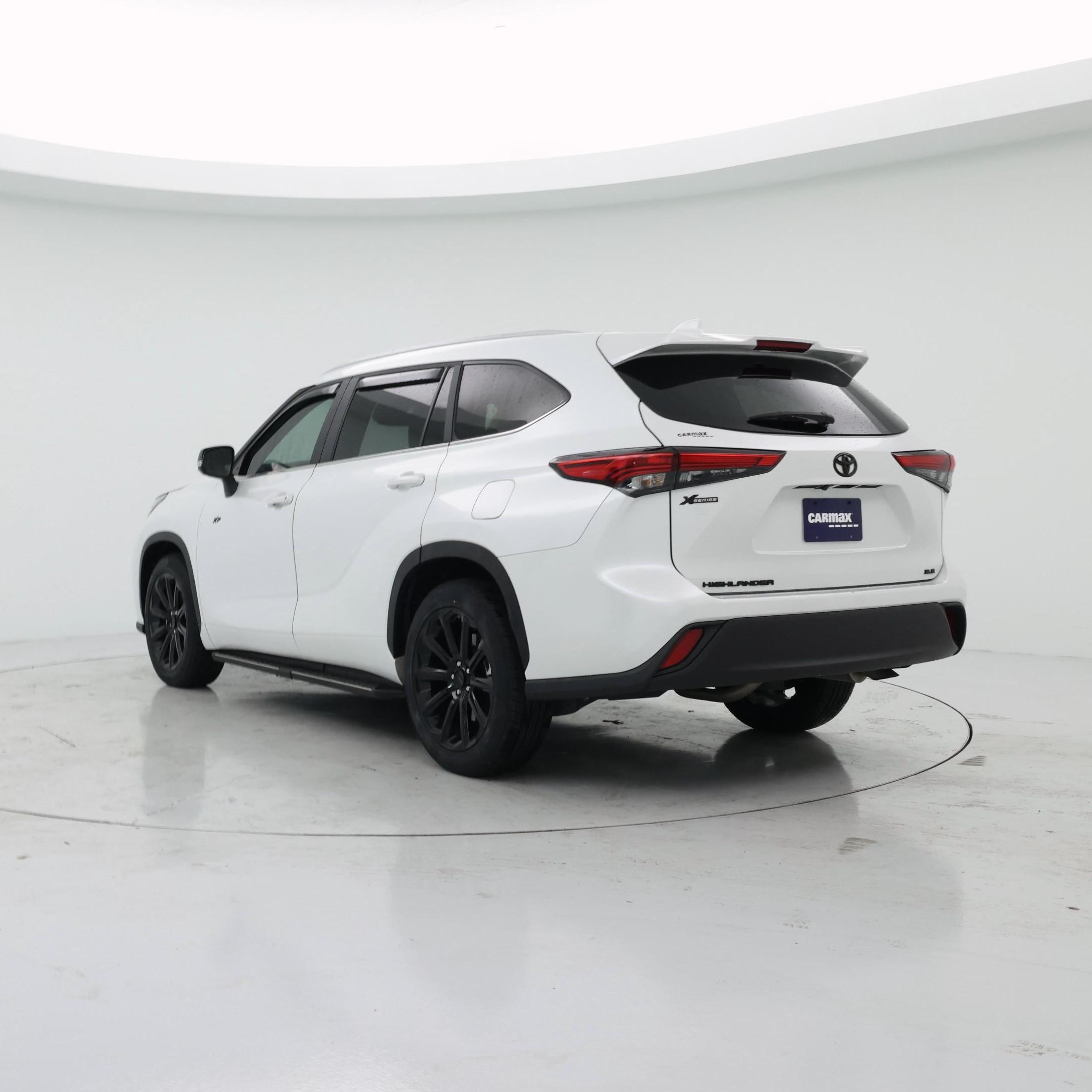 Thumbnail: 2023 Toyota Highlander - 2