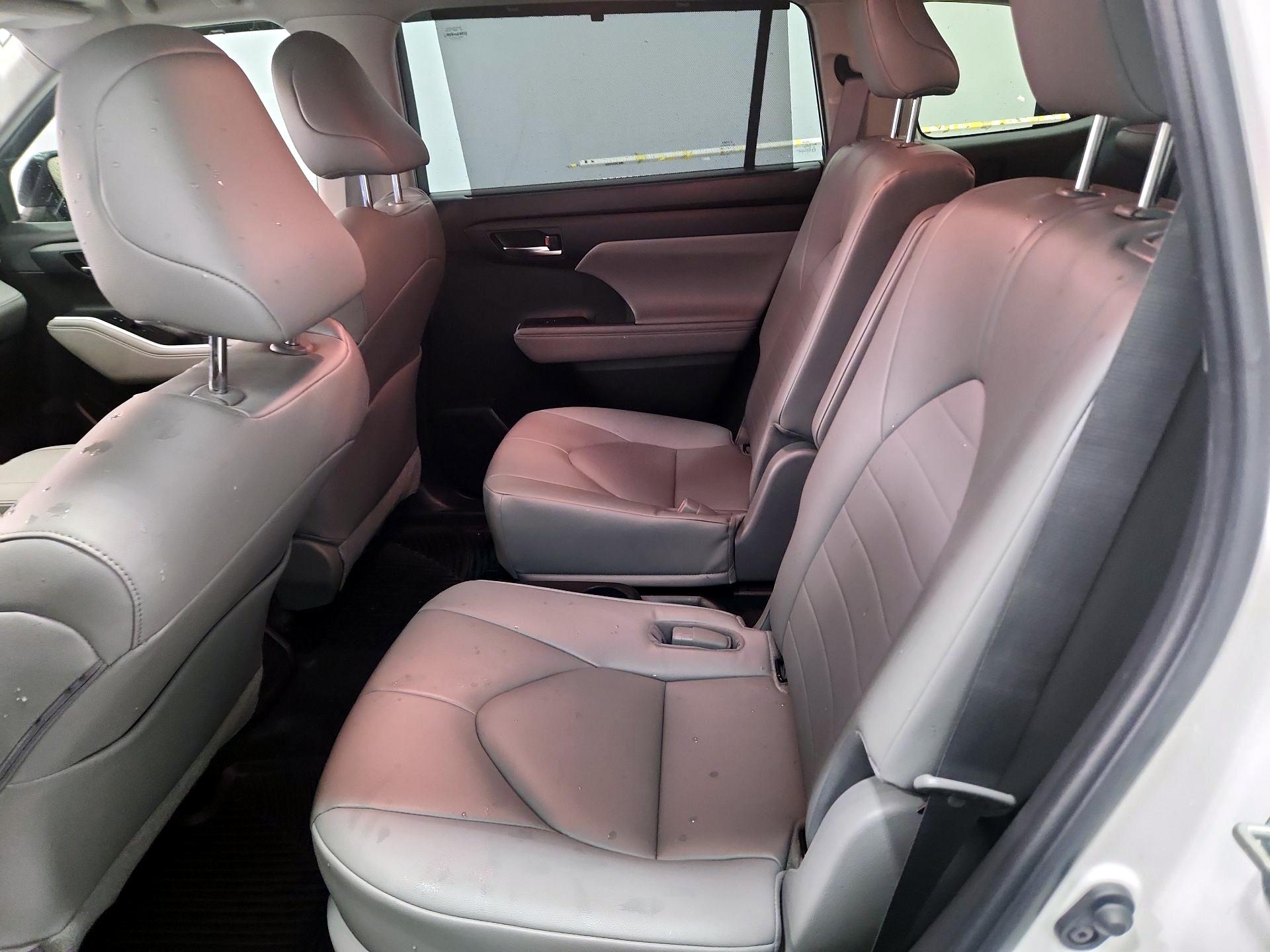 Thumbnail: 2023 Toyota Highlander - 20