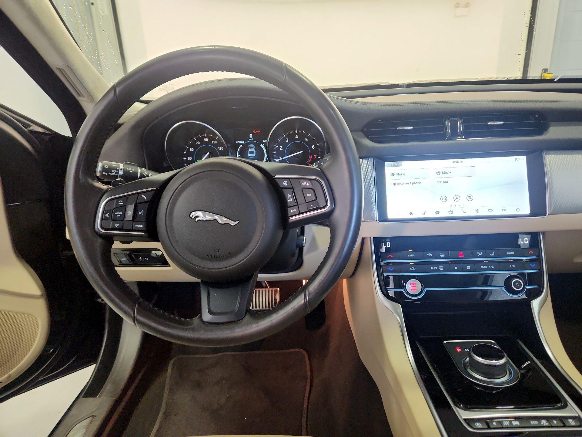 Thumbnail: 2020 Jaguar XF - 9