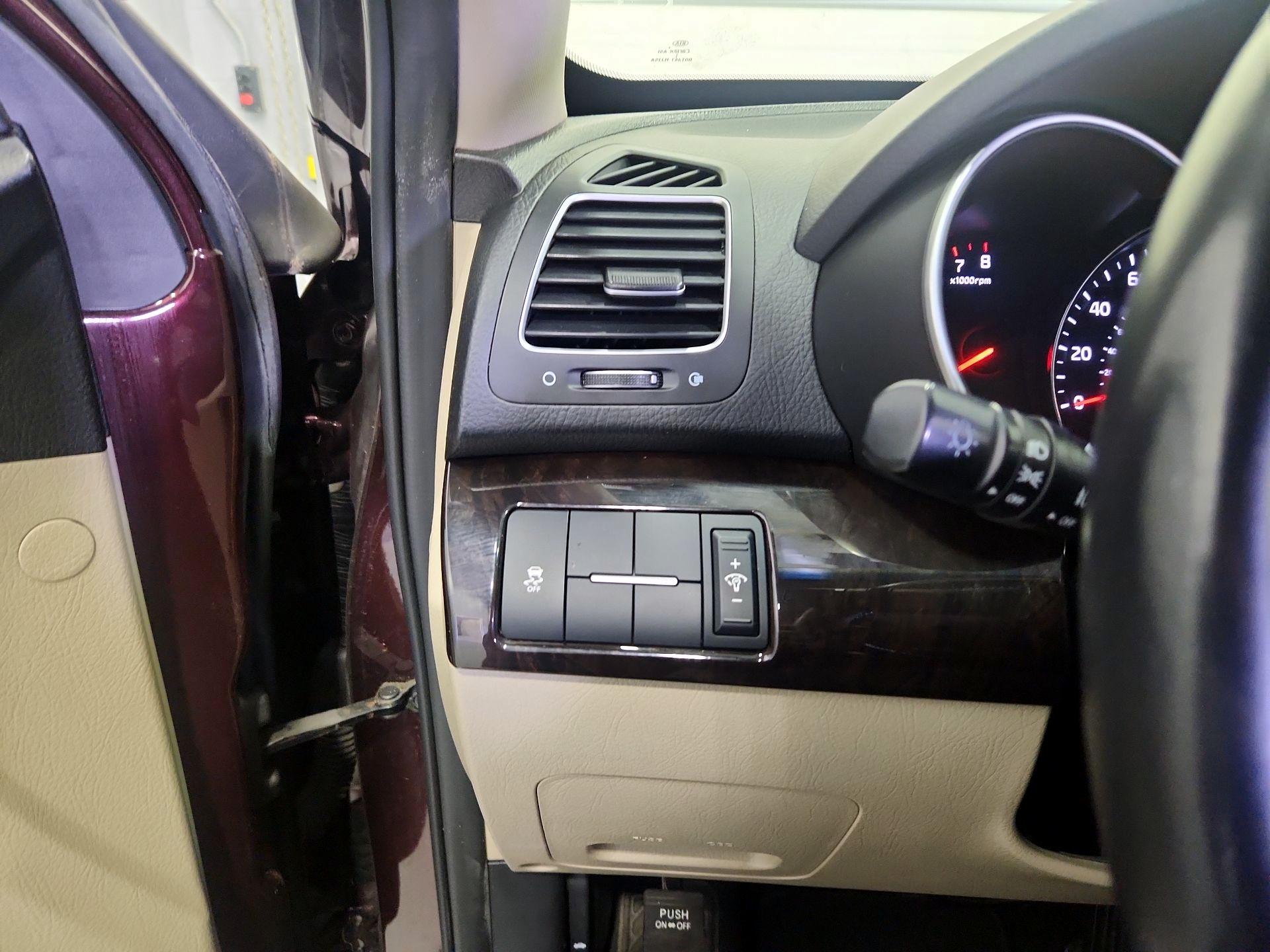 Thumbnail: 2015 Kia Sorento - 13