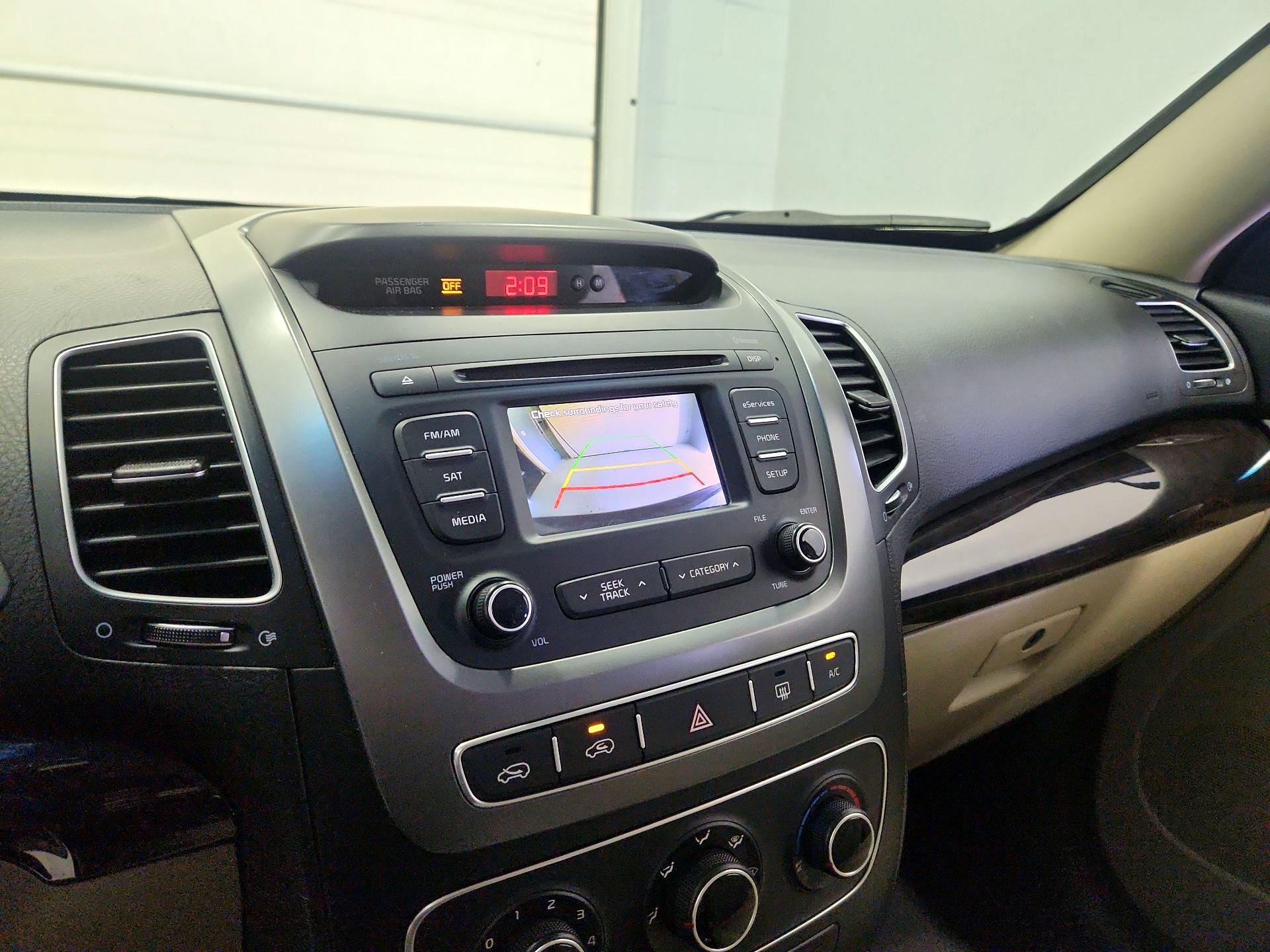 Thumbnail: 2015 Kia Sorento - 14