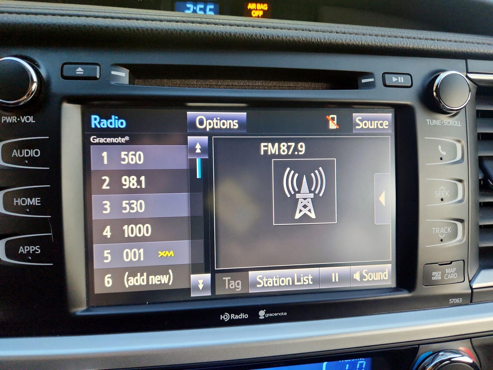 Thumbnail: 2015 Toyota Highlander - 15