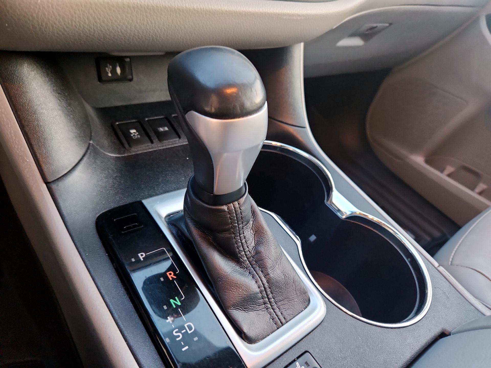 Thumbnail: 2015 Toyota Highlander - 17