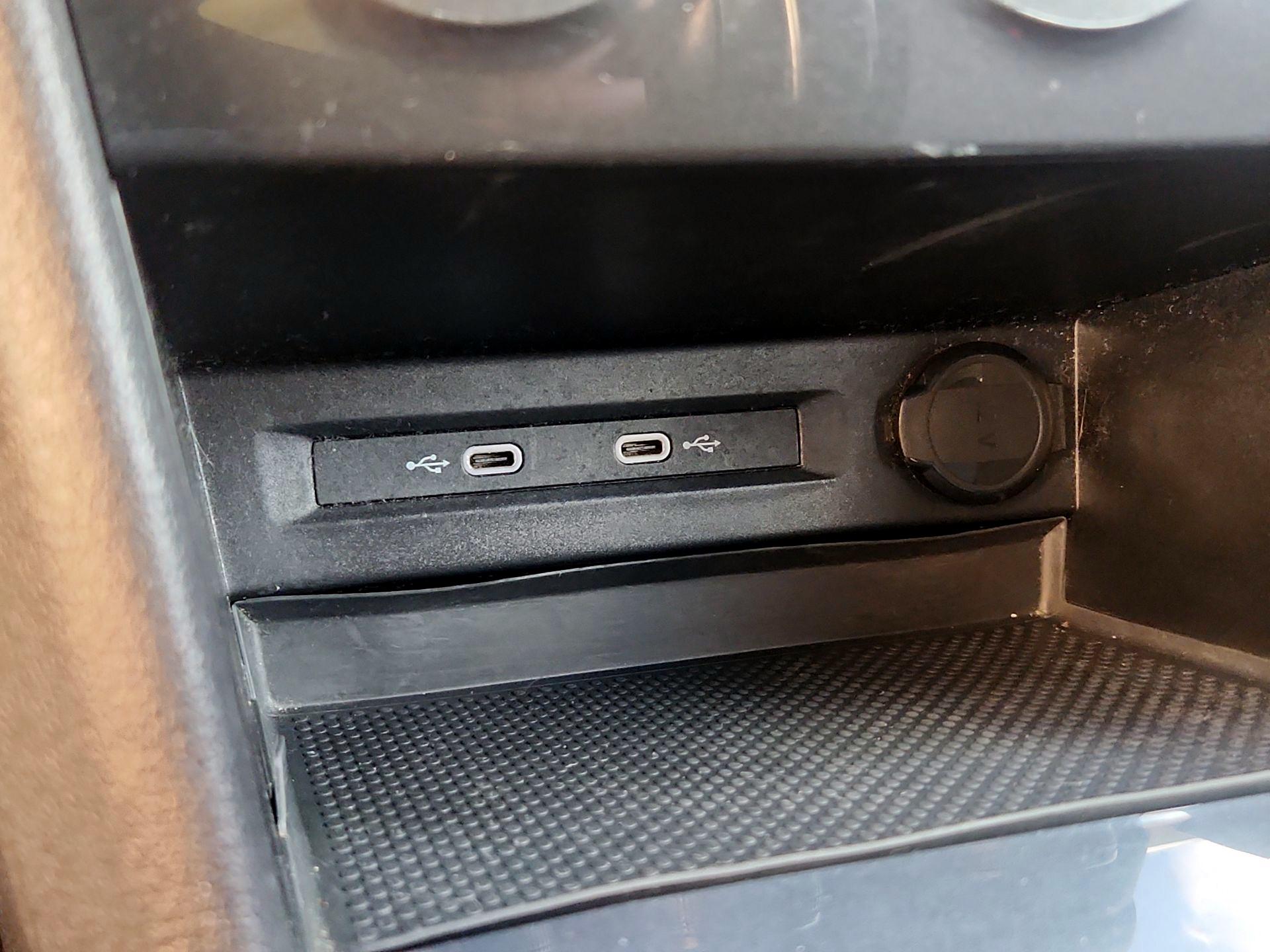 Thumbnail: 2021 Volkswagen Tiguan - 18