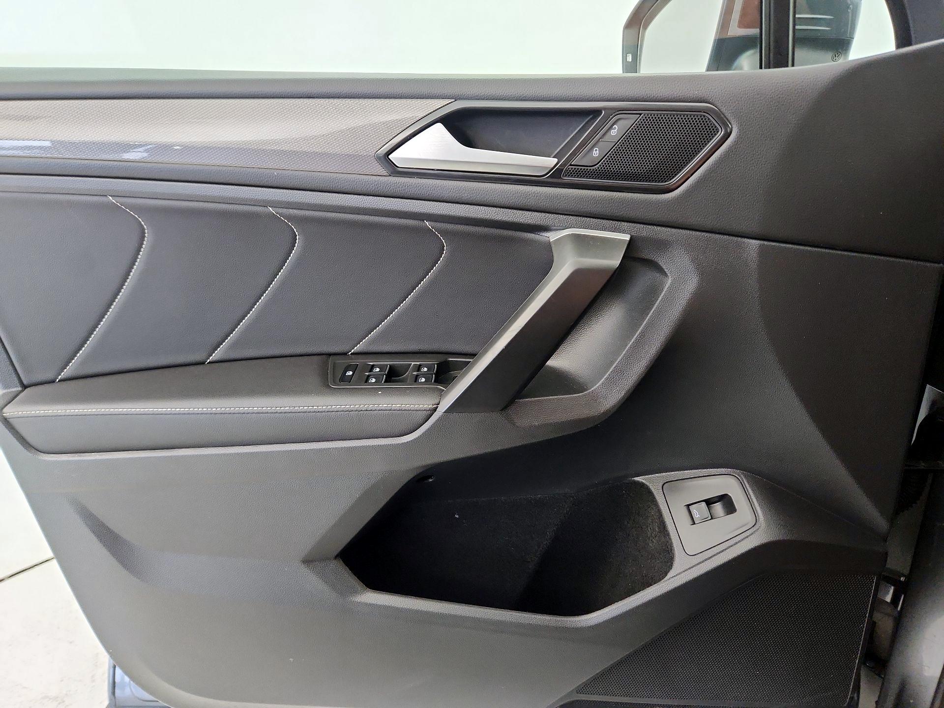 Thumbnail: 2024 Volkswagen Tiguan - 12