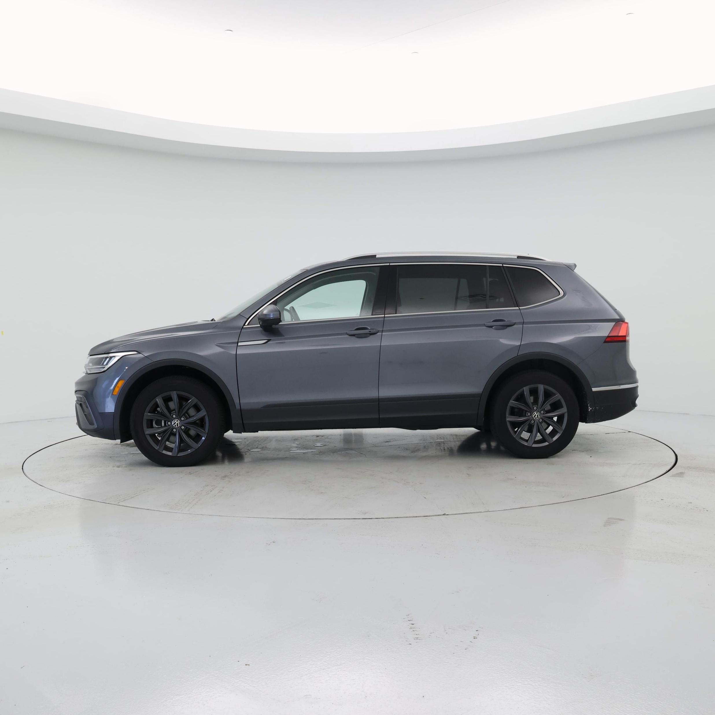 Thumbnail: 2024 Volkswagen Tiguan - 3