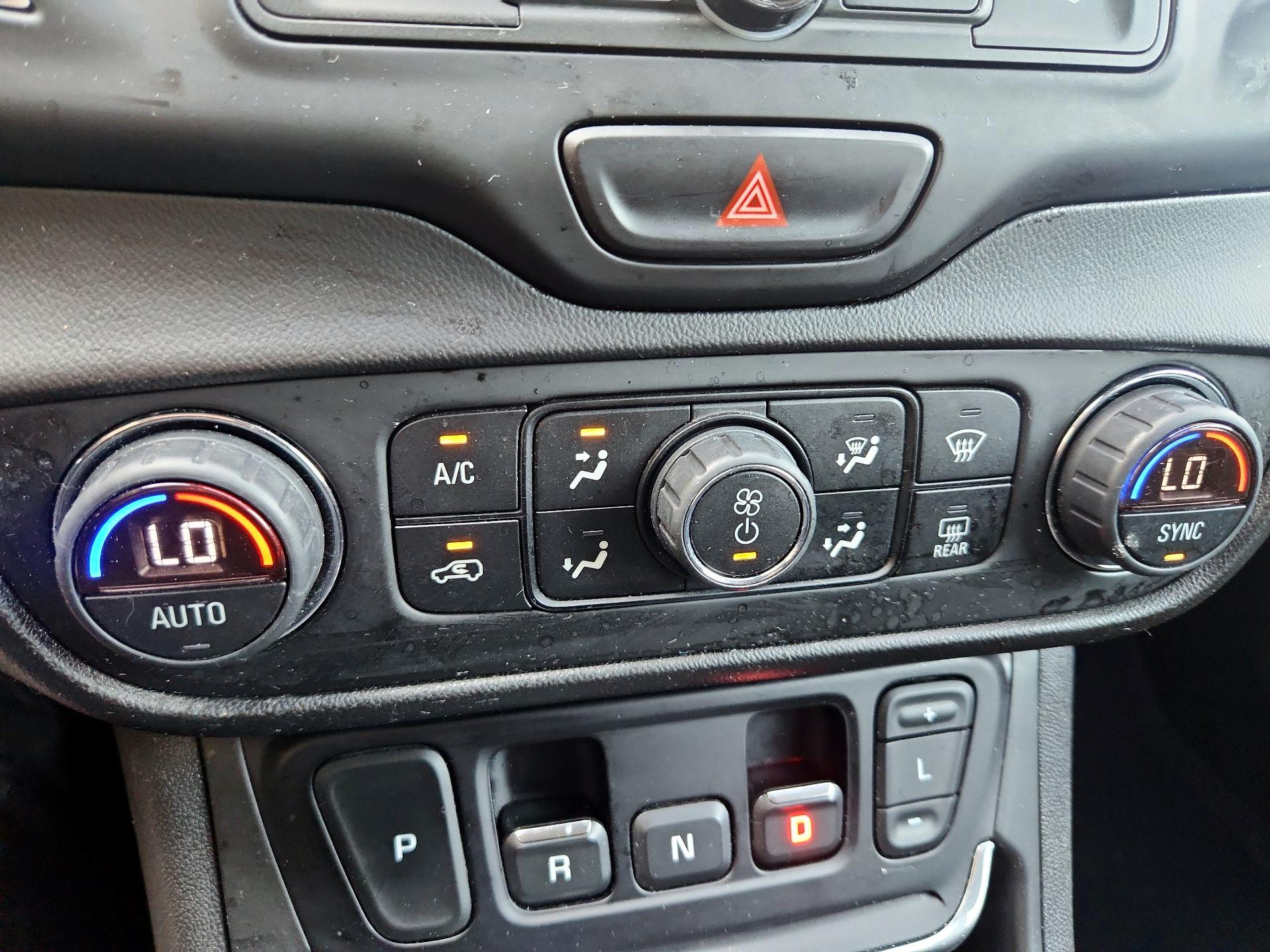 Thumbnail: 2020 GMC Terrain - 17