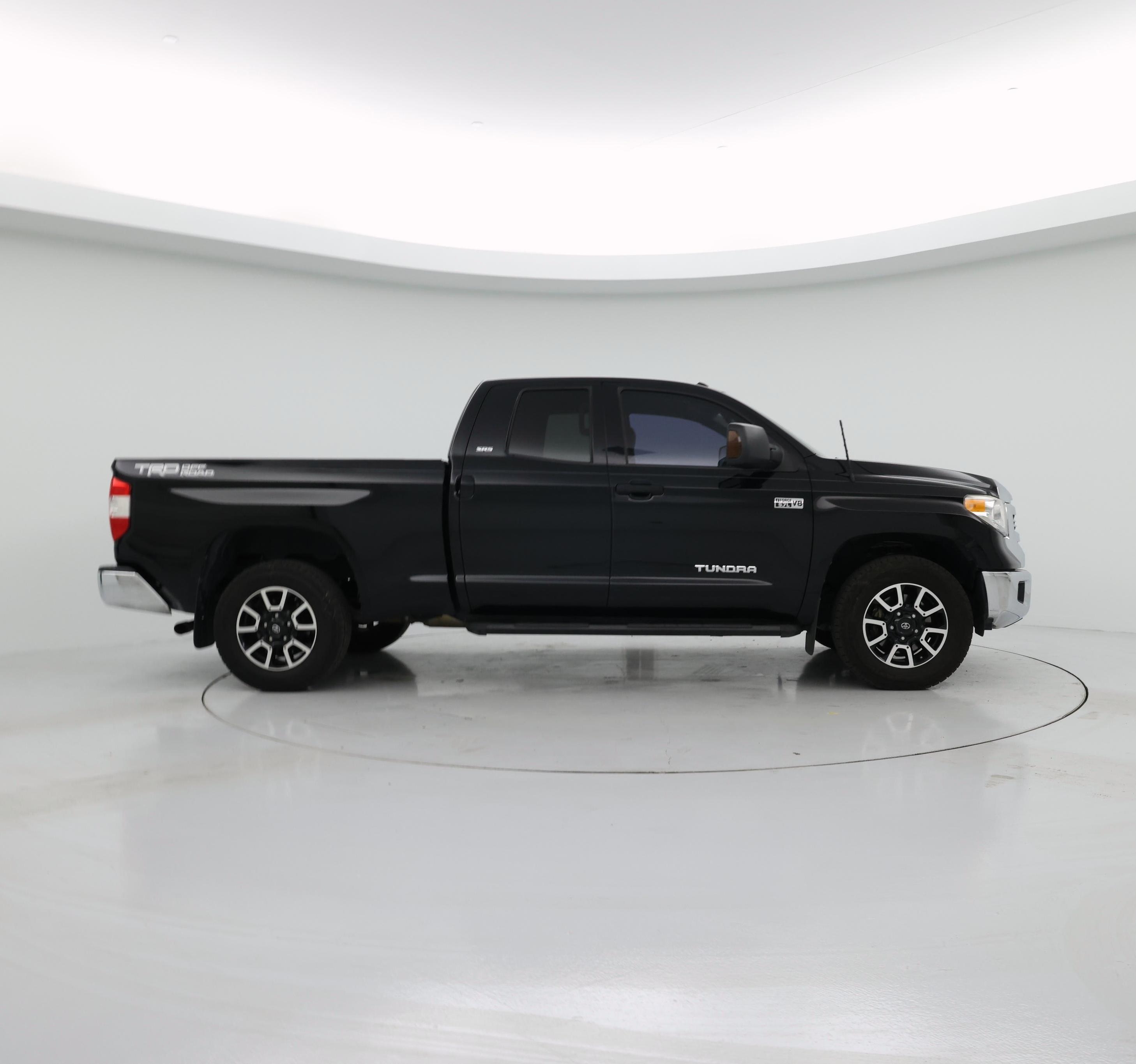 Thumbnail: 2017 Toyota Tundra - 7