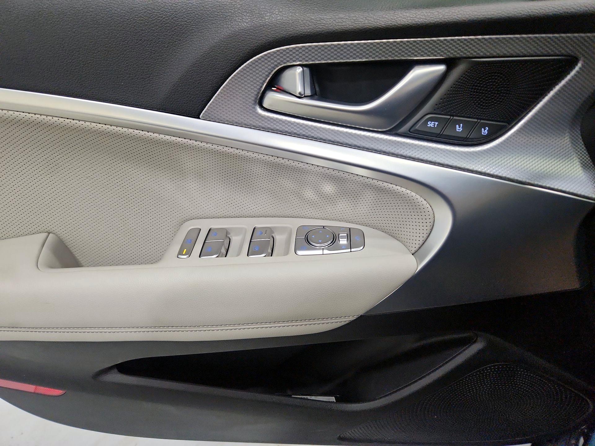 Thumbnail: 2023 Genesis G70 - 12