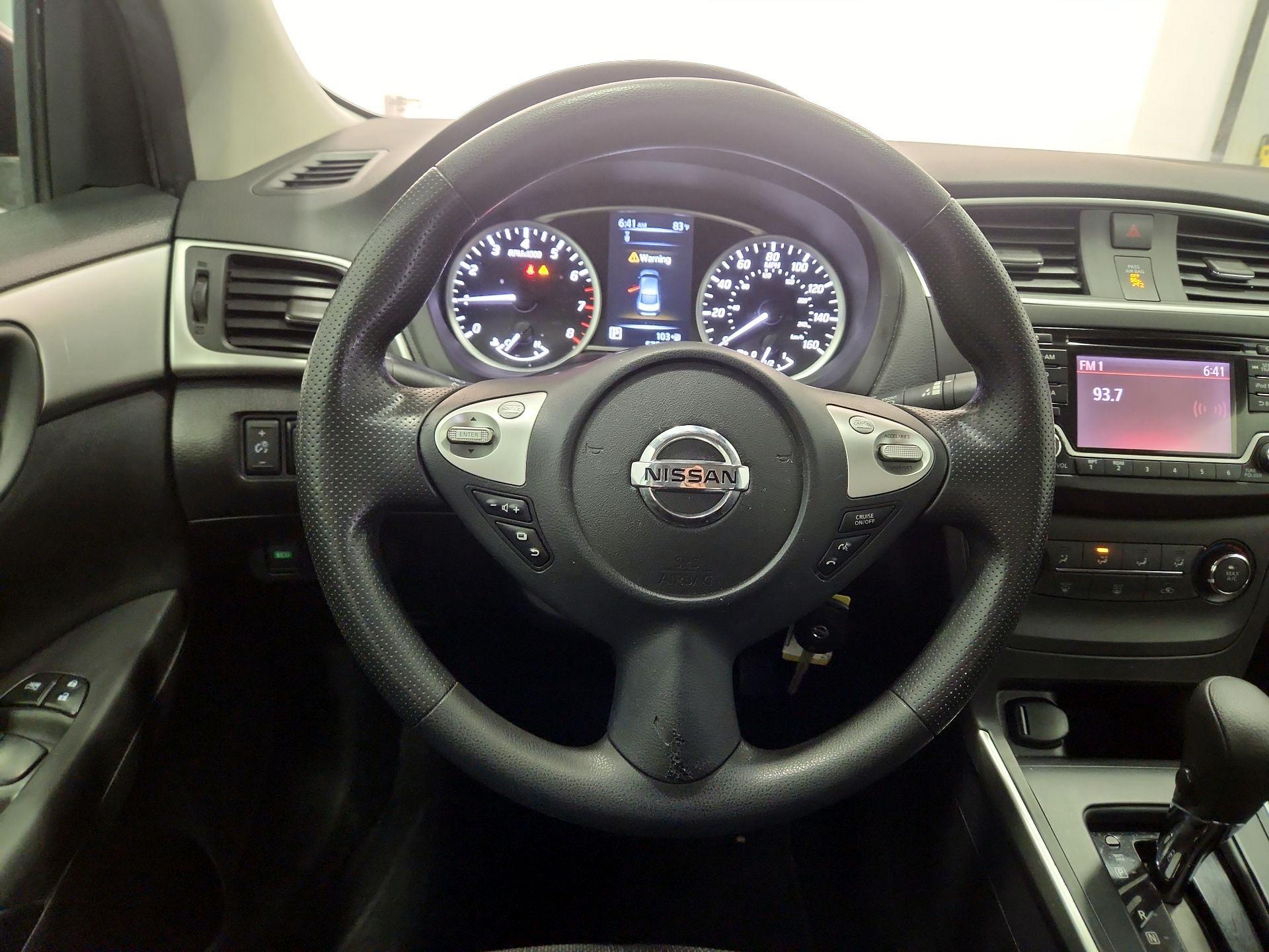 Thumbnail: 2018 Nissan Sentra - 10