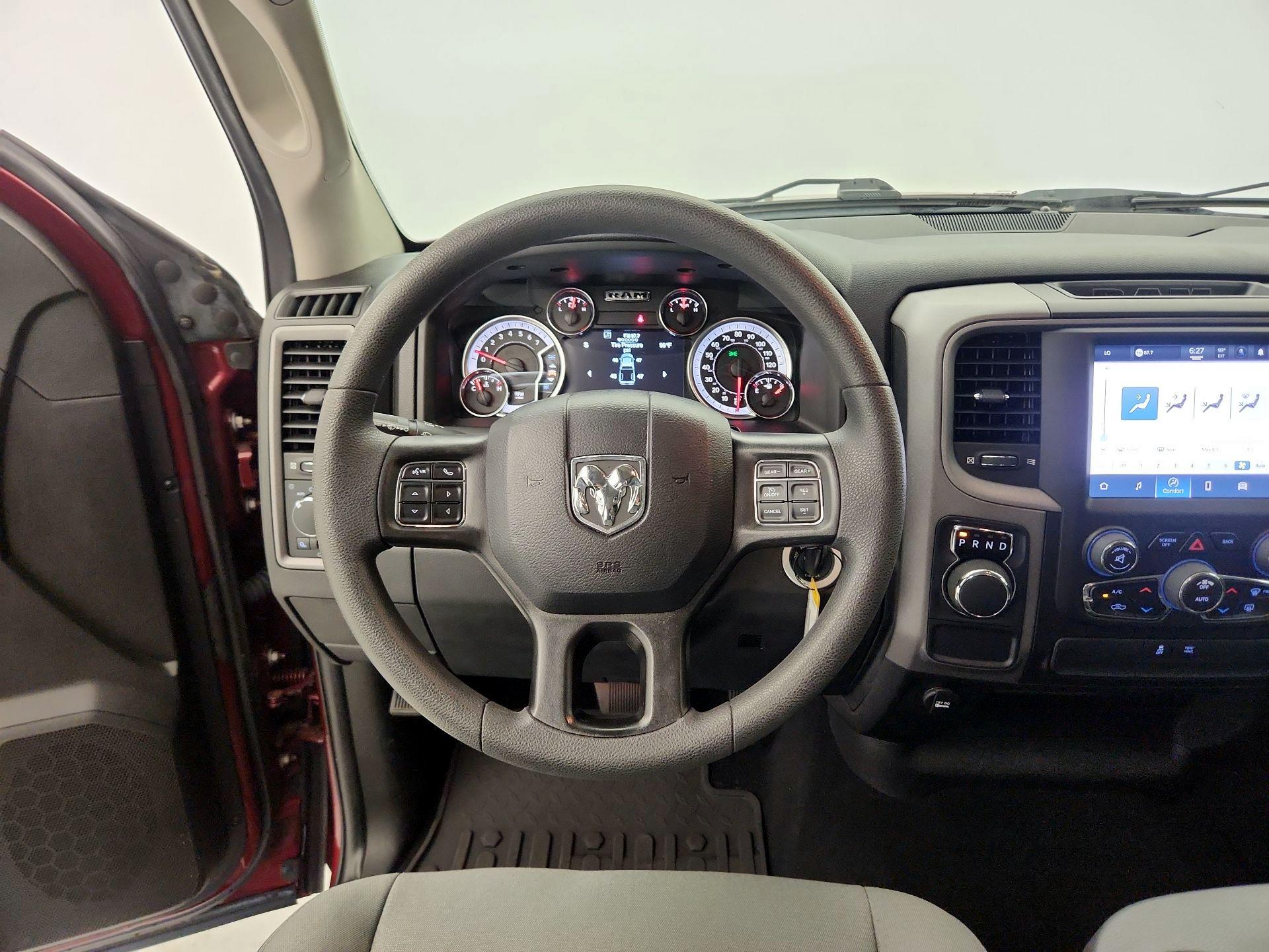 Thumbnail: 2022 RAM 1500 Classic - 10