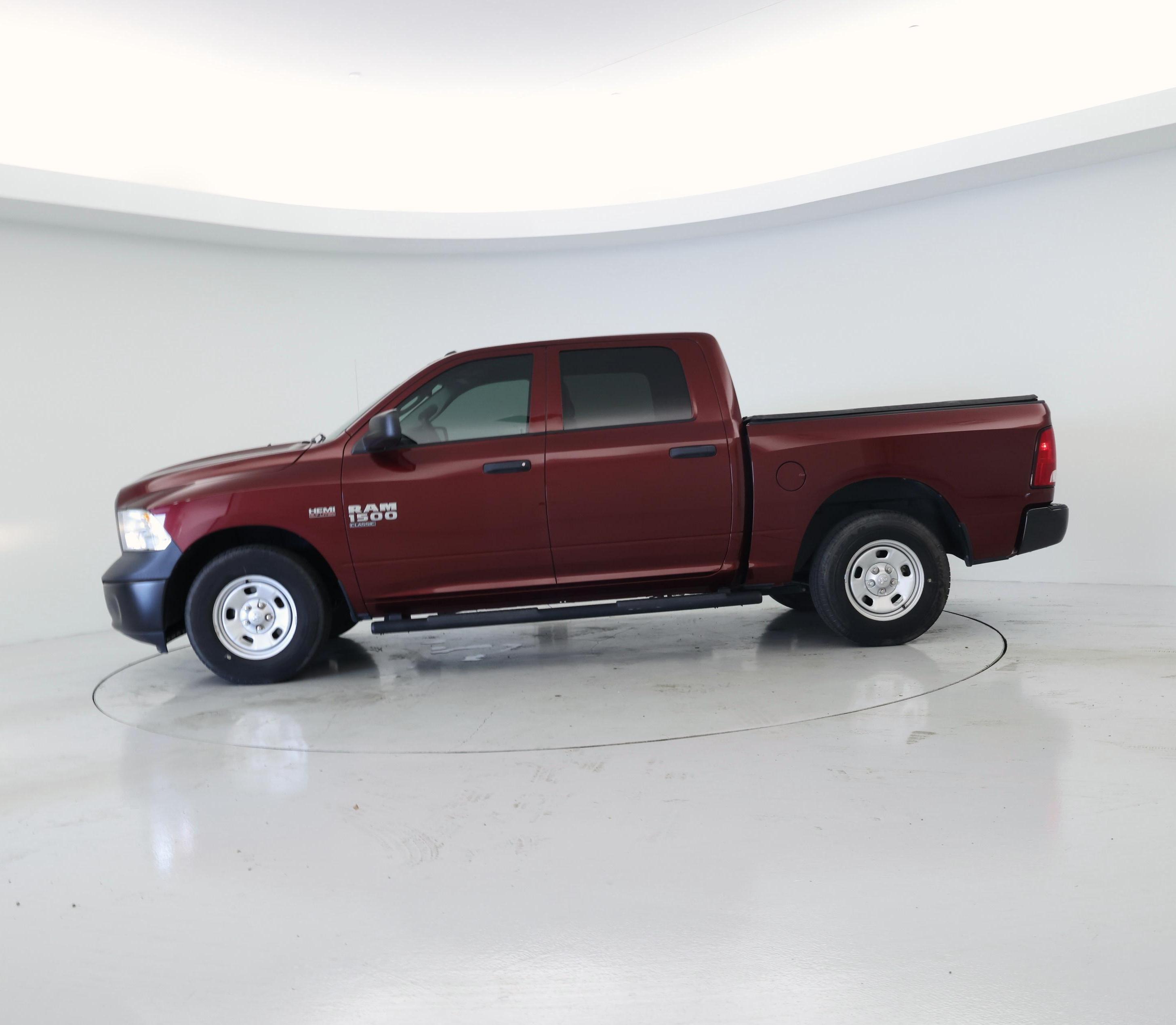 Thumbnail: 2022 RAM 1500 Classic - 3