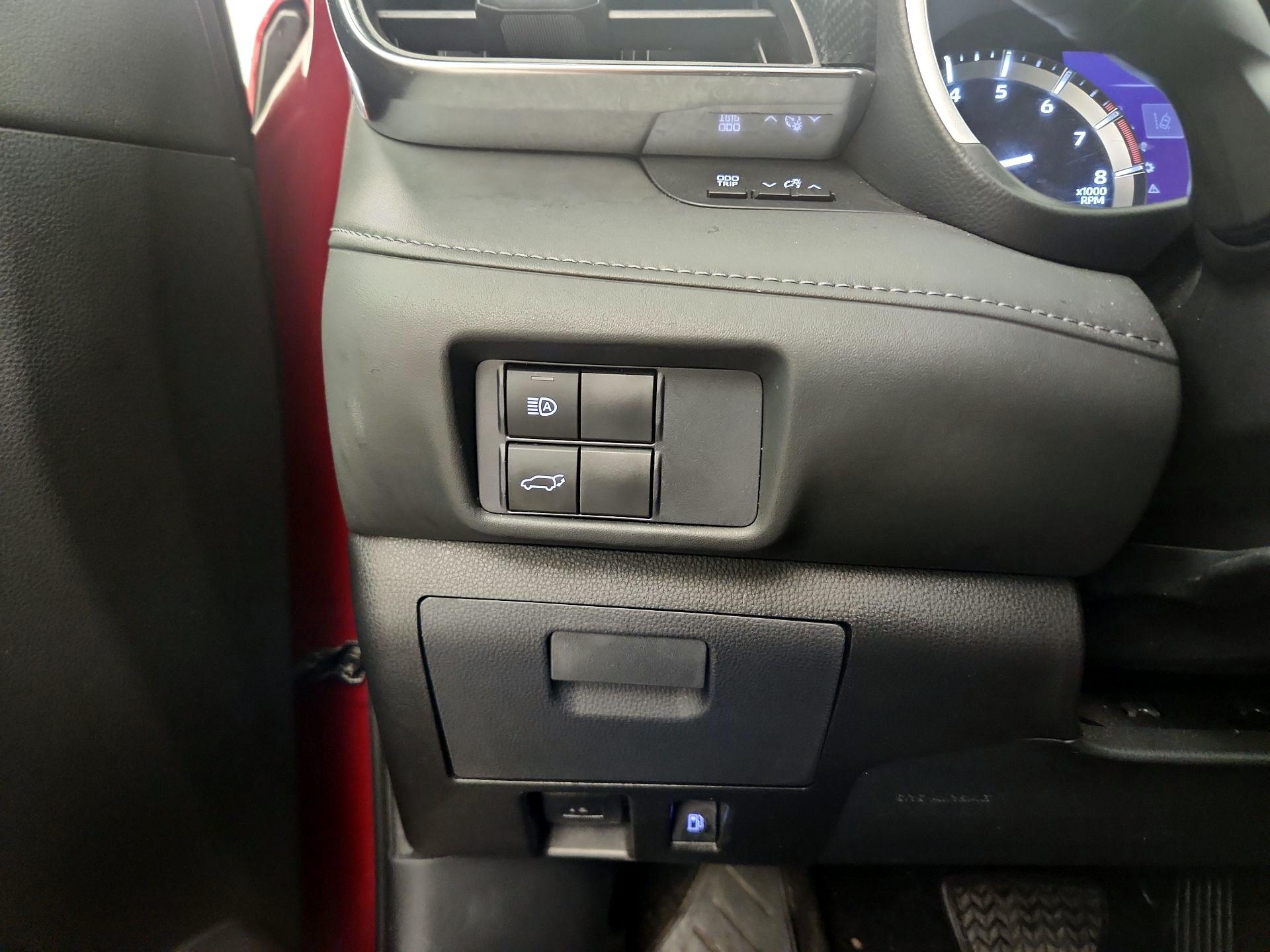 Thumbnail: 2021 Toyota Highlander - 11