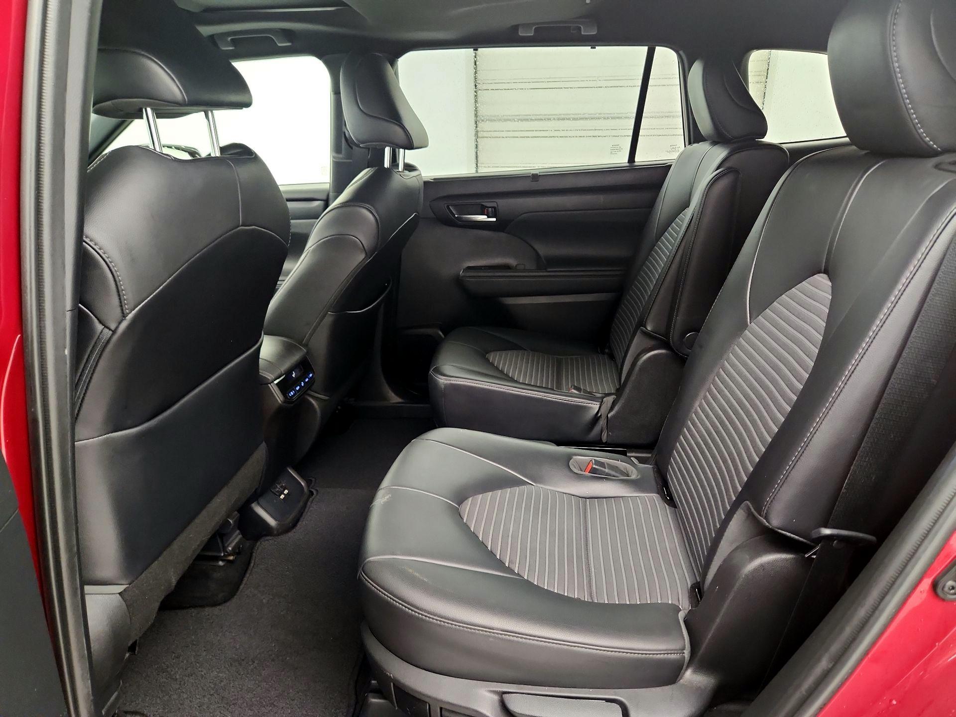 Thumbnail: 2021 Toyota Highlander - 17