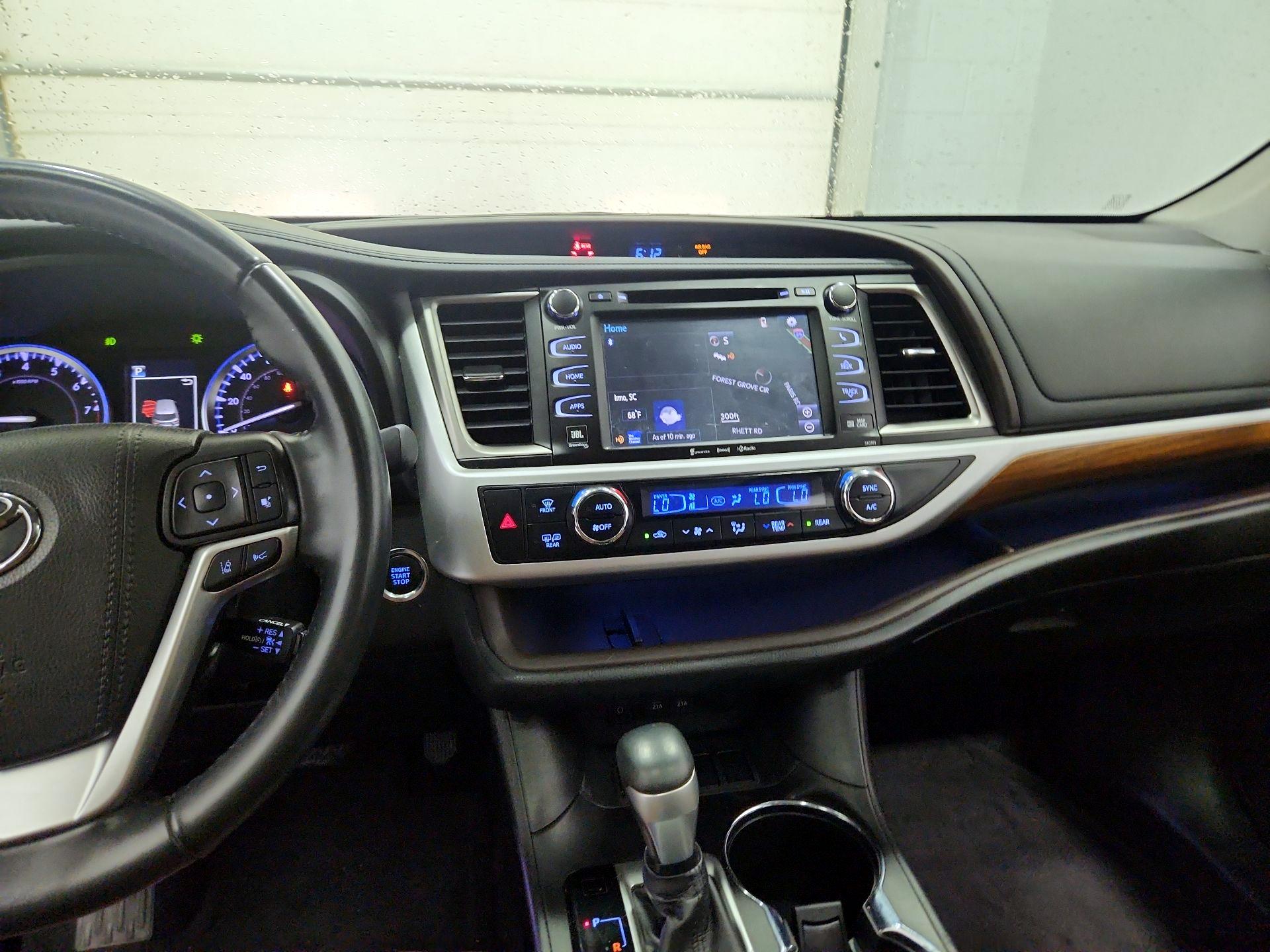 Thumbnail: 2019 Toyota Highlander - 9