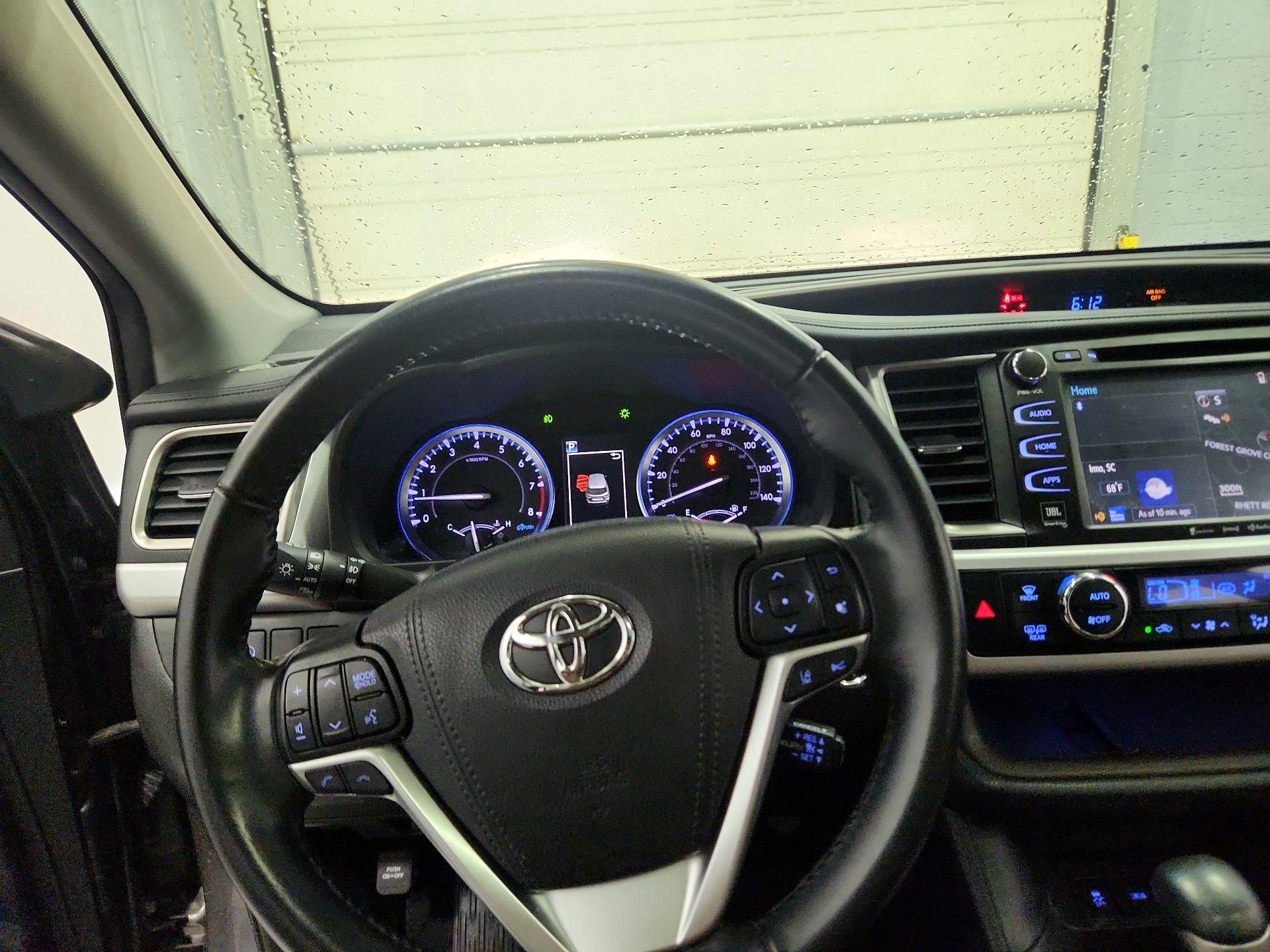Thumbnail: 2019 Toyota Highlander - 10