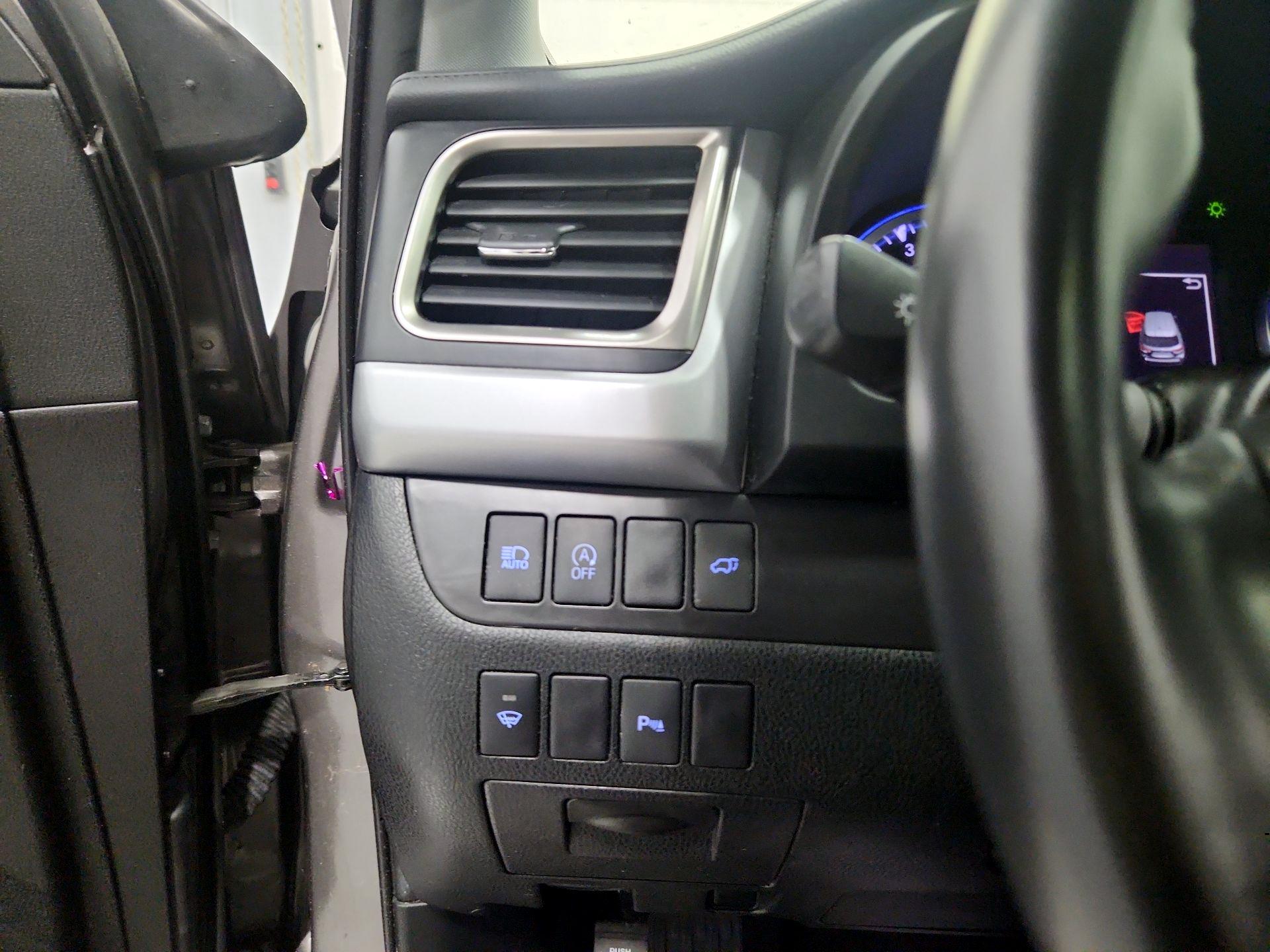 Thumbnail: 2019 Toyota Highlander - 13