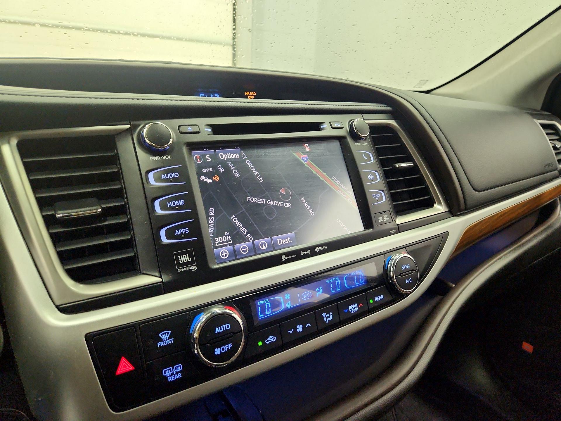 Thumbnail: 2019 Toyota Highlander - 14