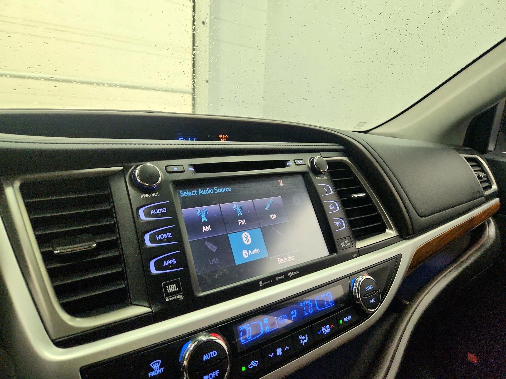 Thumbnail: 2019 Toyota Highlander - 16