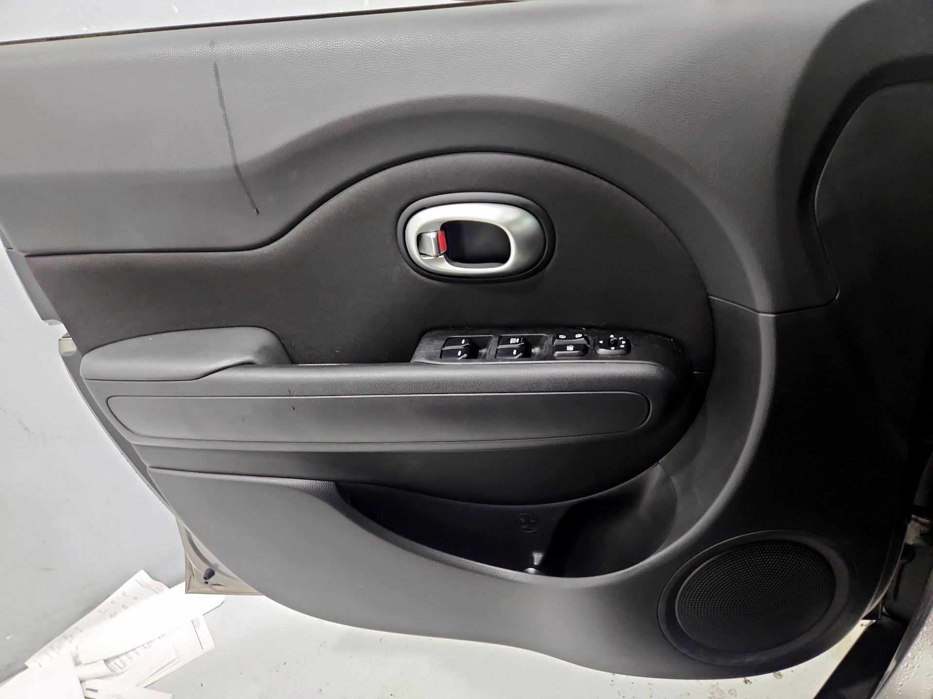 Thumbnail: 2016 Kia Soul - 12