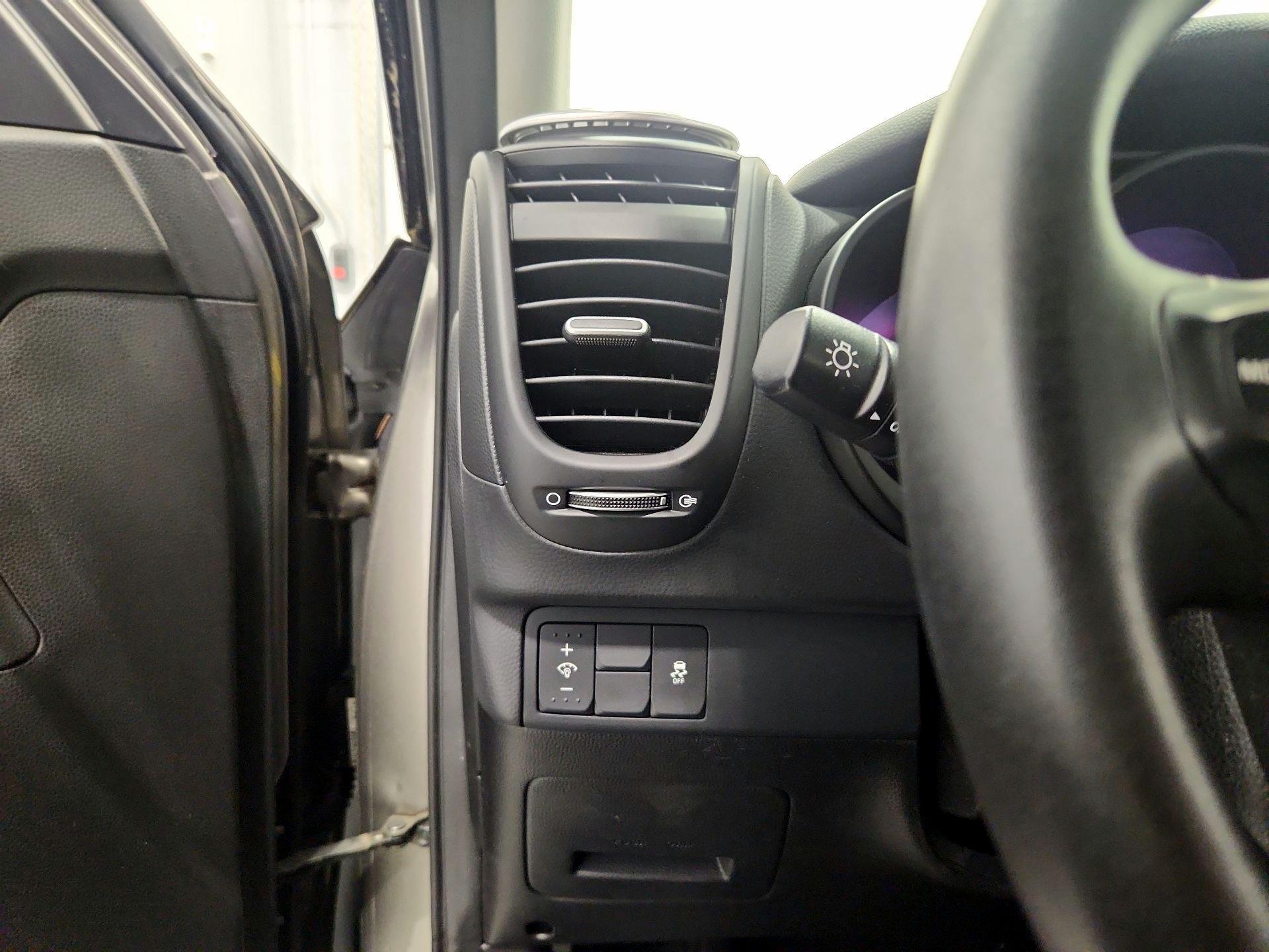 Thumbnail: 2016 Kia Soul - 13