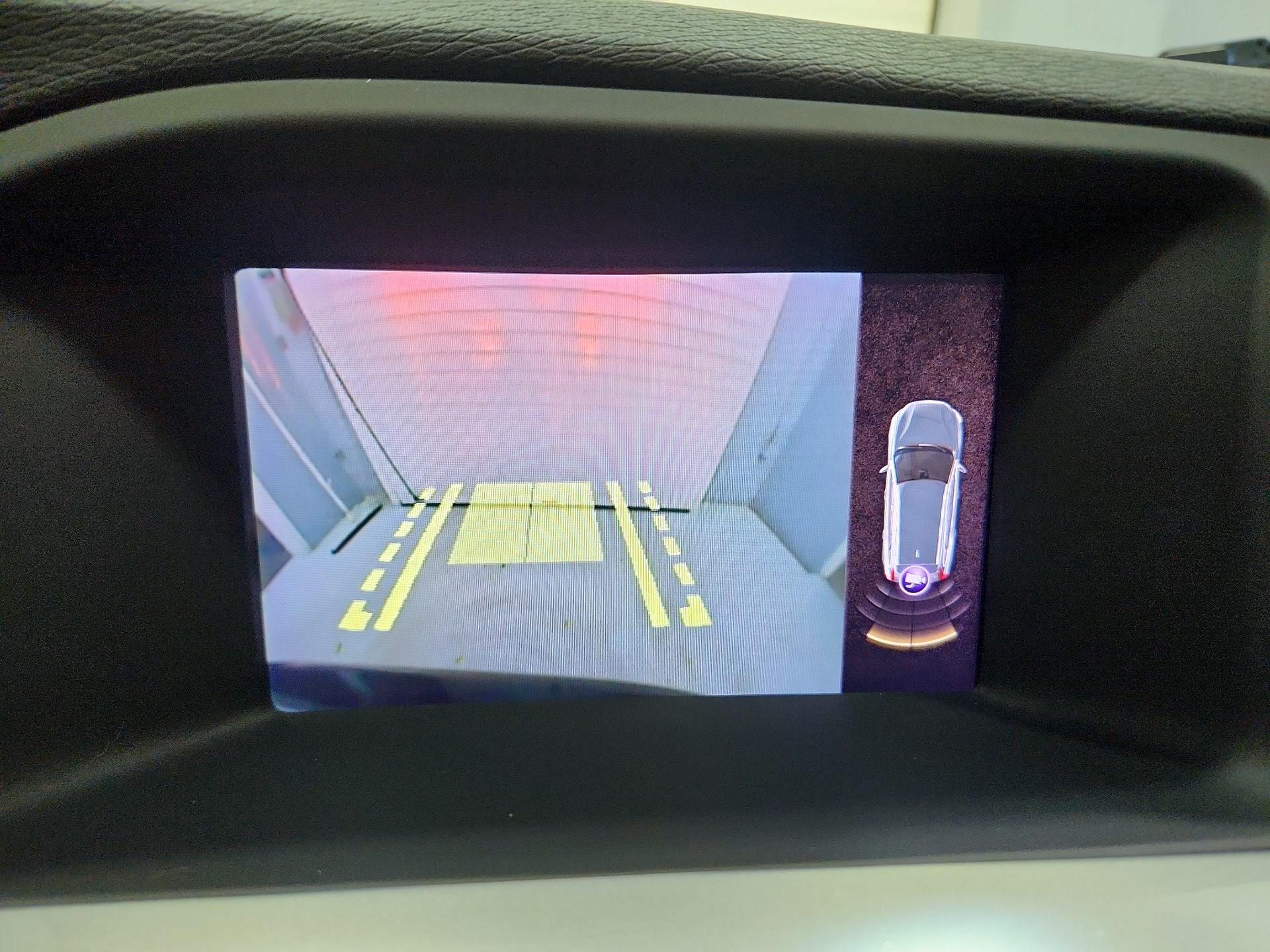 Thumbnail: 2018 Volvo V60 - 15