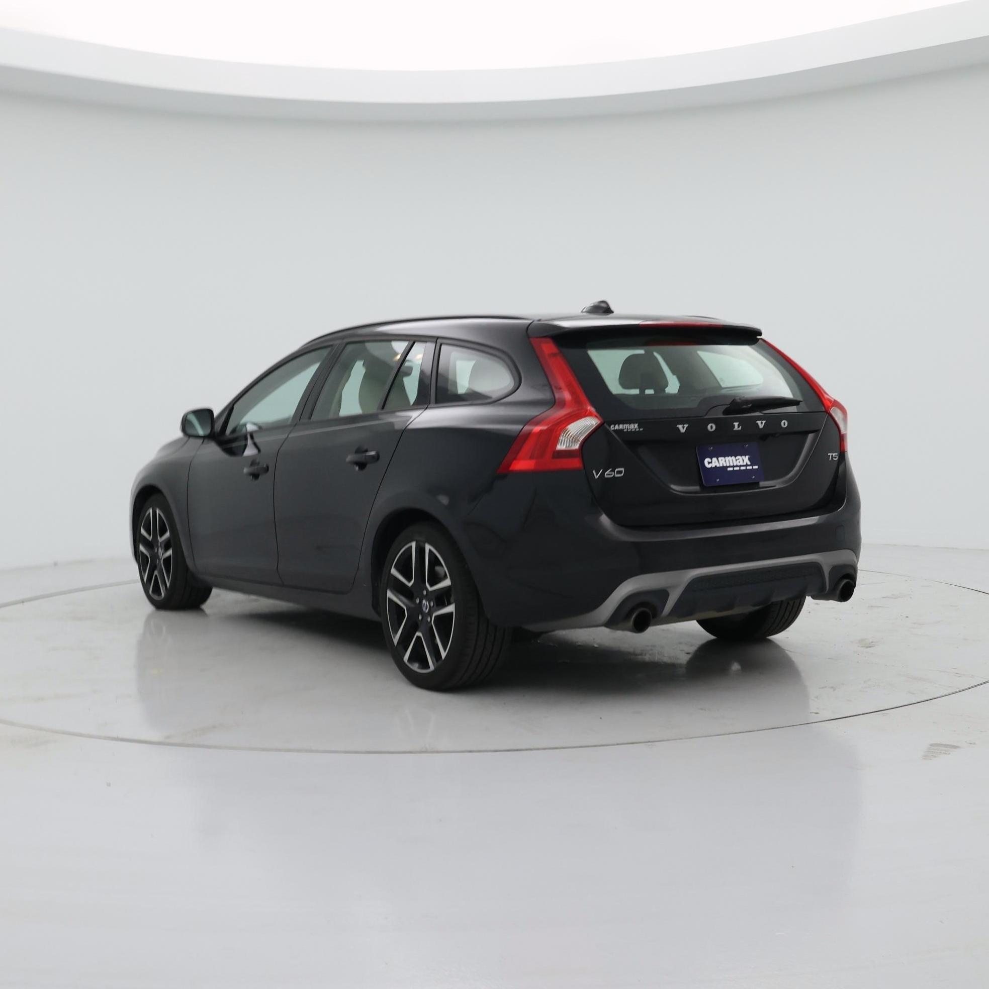 Thumbnail: 2018 Volvo V60 - 2