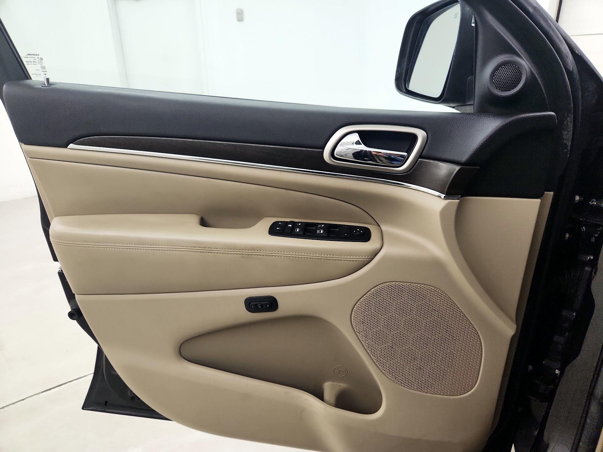 Thumbnail: 2014 Jeep Grand Cherokee - 12