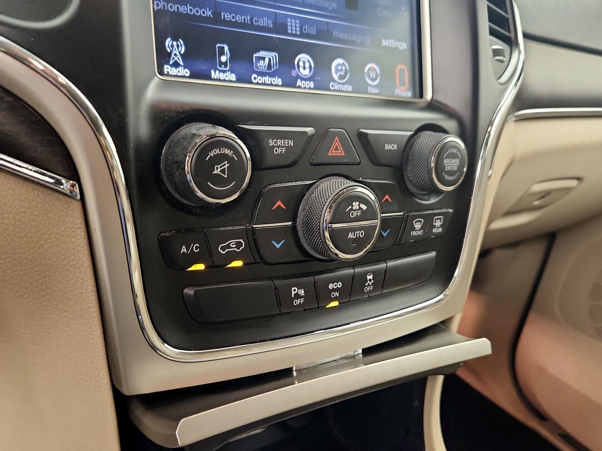 Thumbnail: 2014 Jeep Grand Cherokee - 16