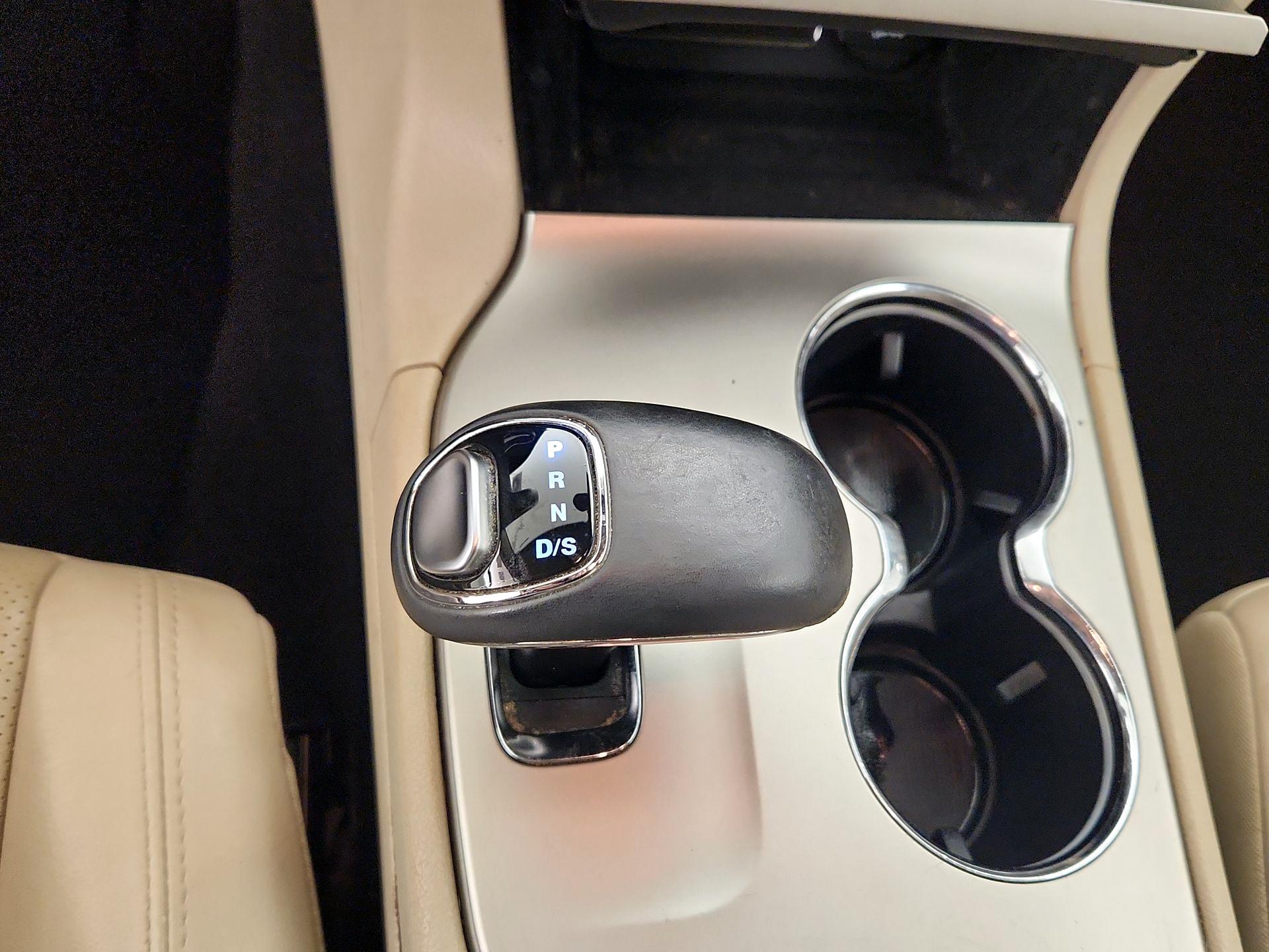 Thumbnail: 2014 Jeep Grand Cherokee - 17