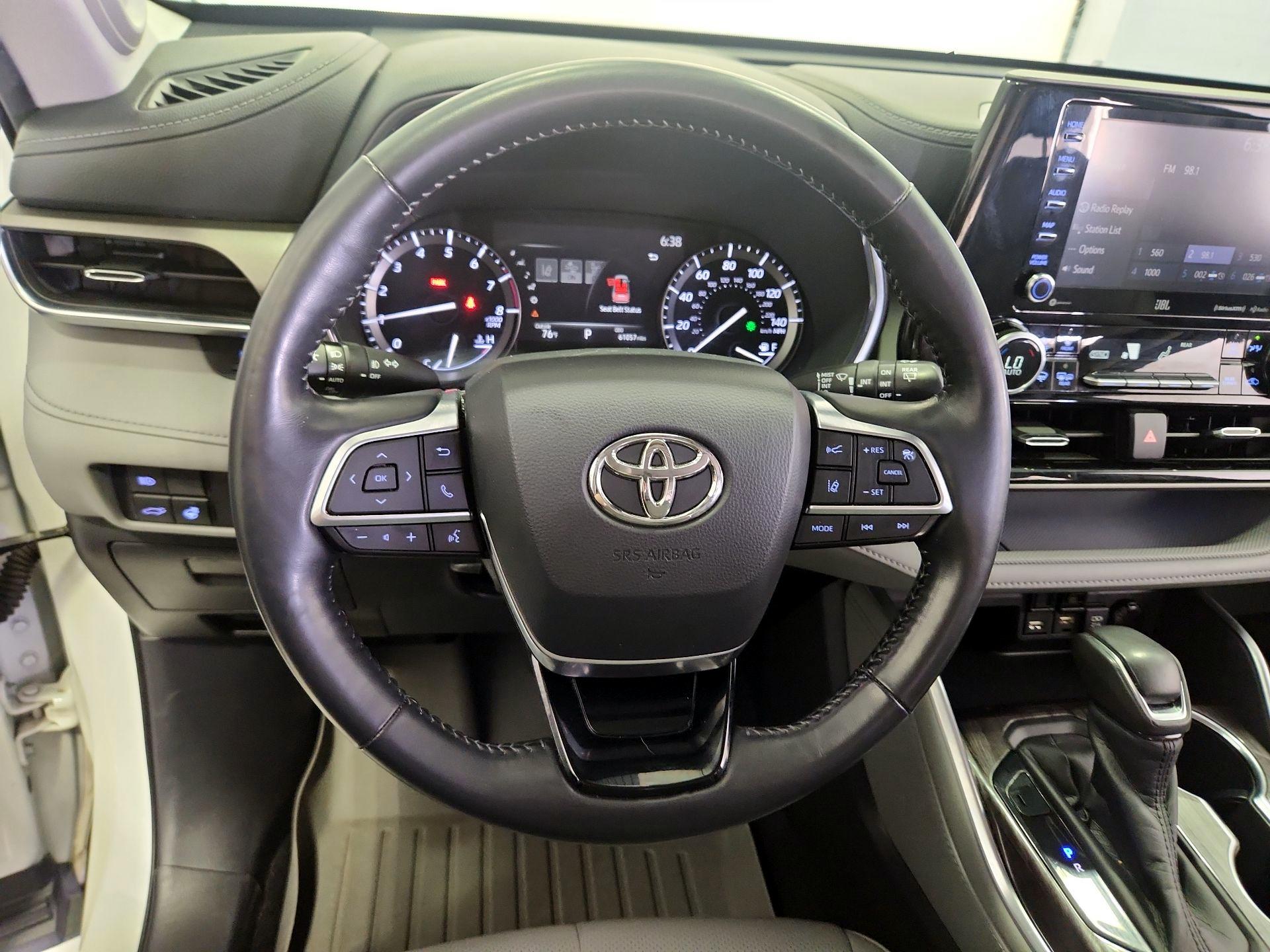 Thumbnail: 2020 Toyota Highlander - 10