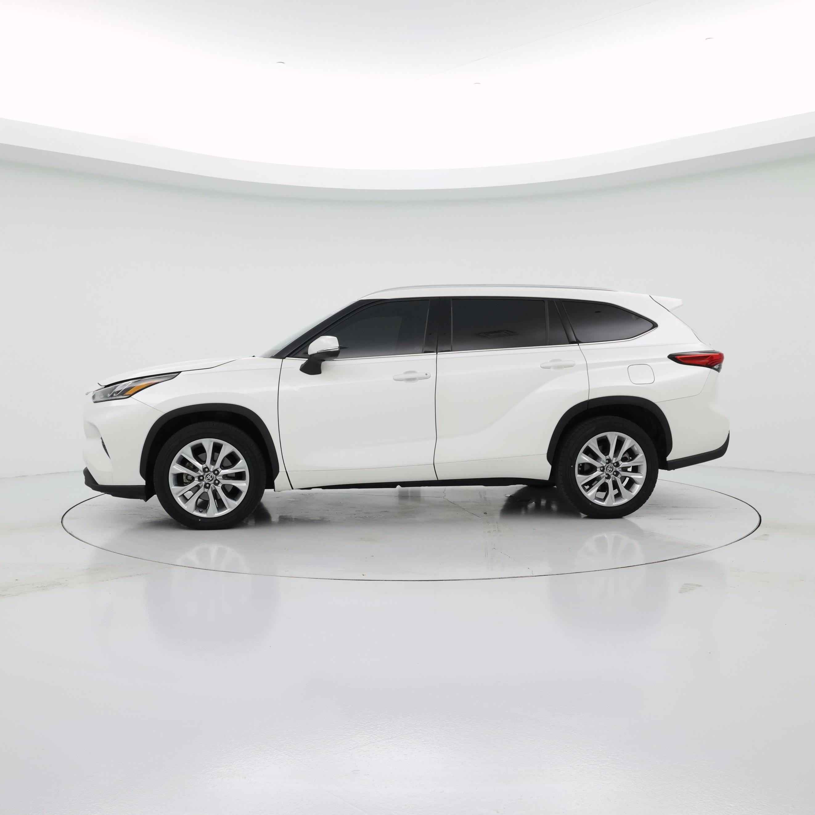 Thumbnail: 2020 Toyota Highlander - 3