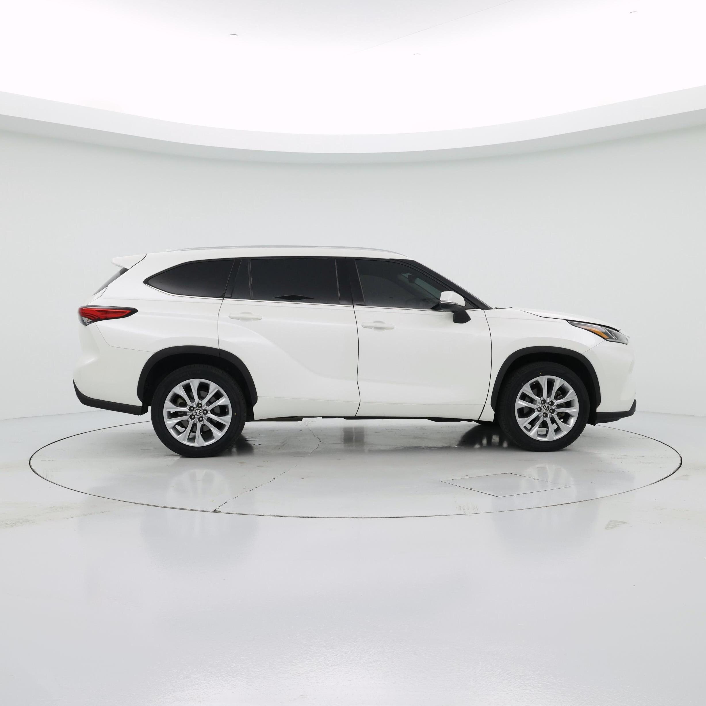 Thumbnail: 2020 Toyota Highlander - 7