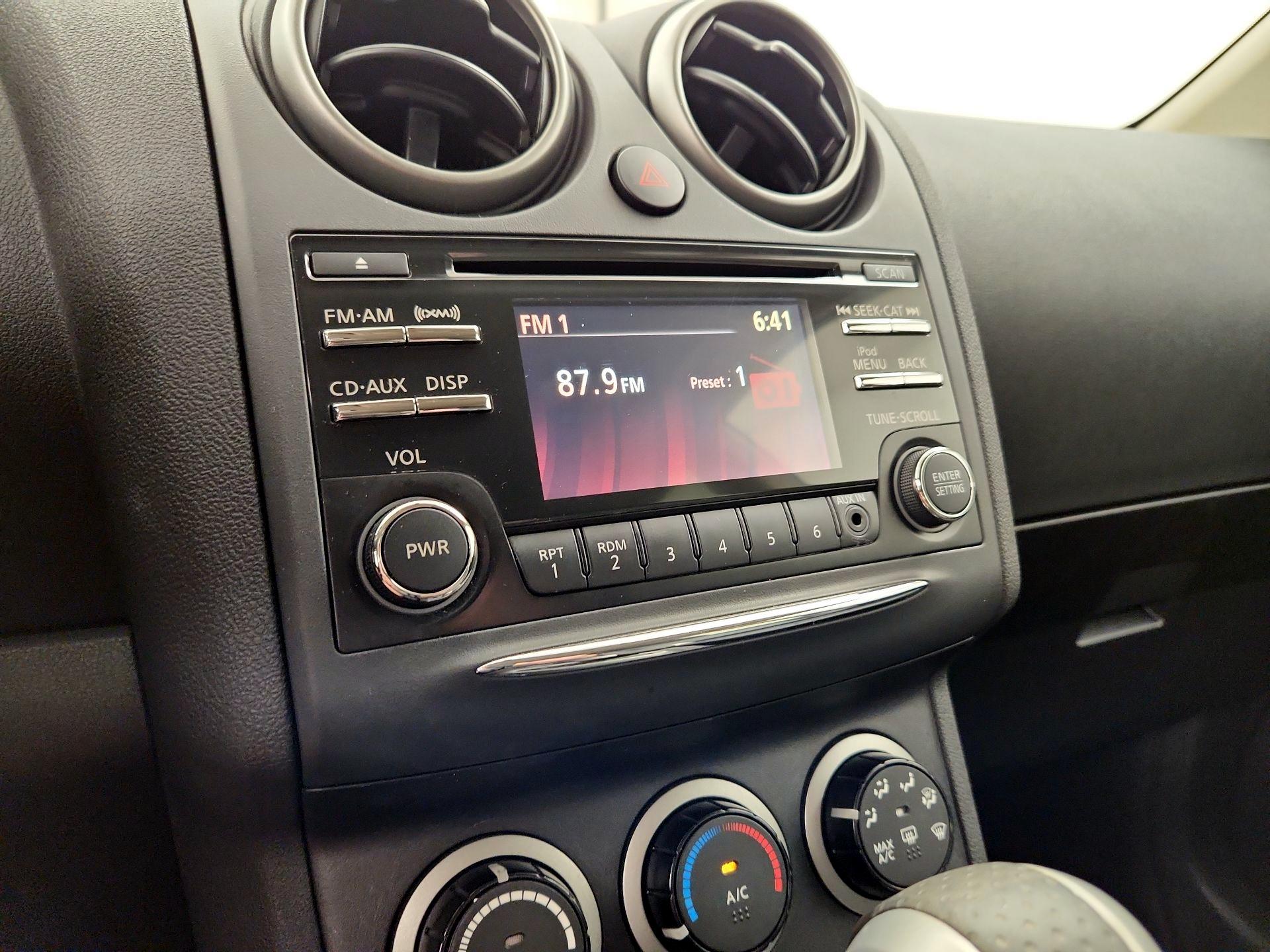 Thumbnail: 2015 Nissan Rogue - 15