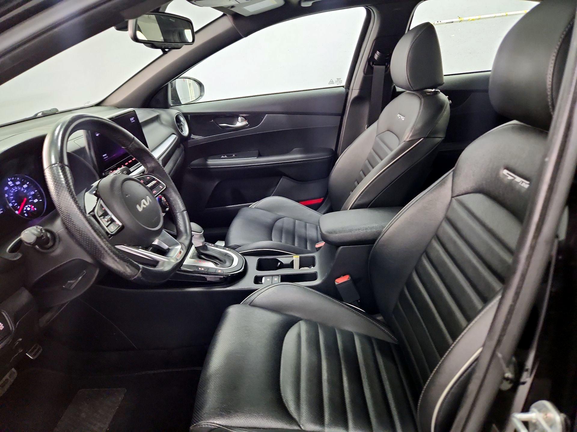 Thumbnail: 2022 Kia Forte - 11