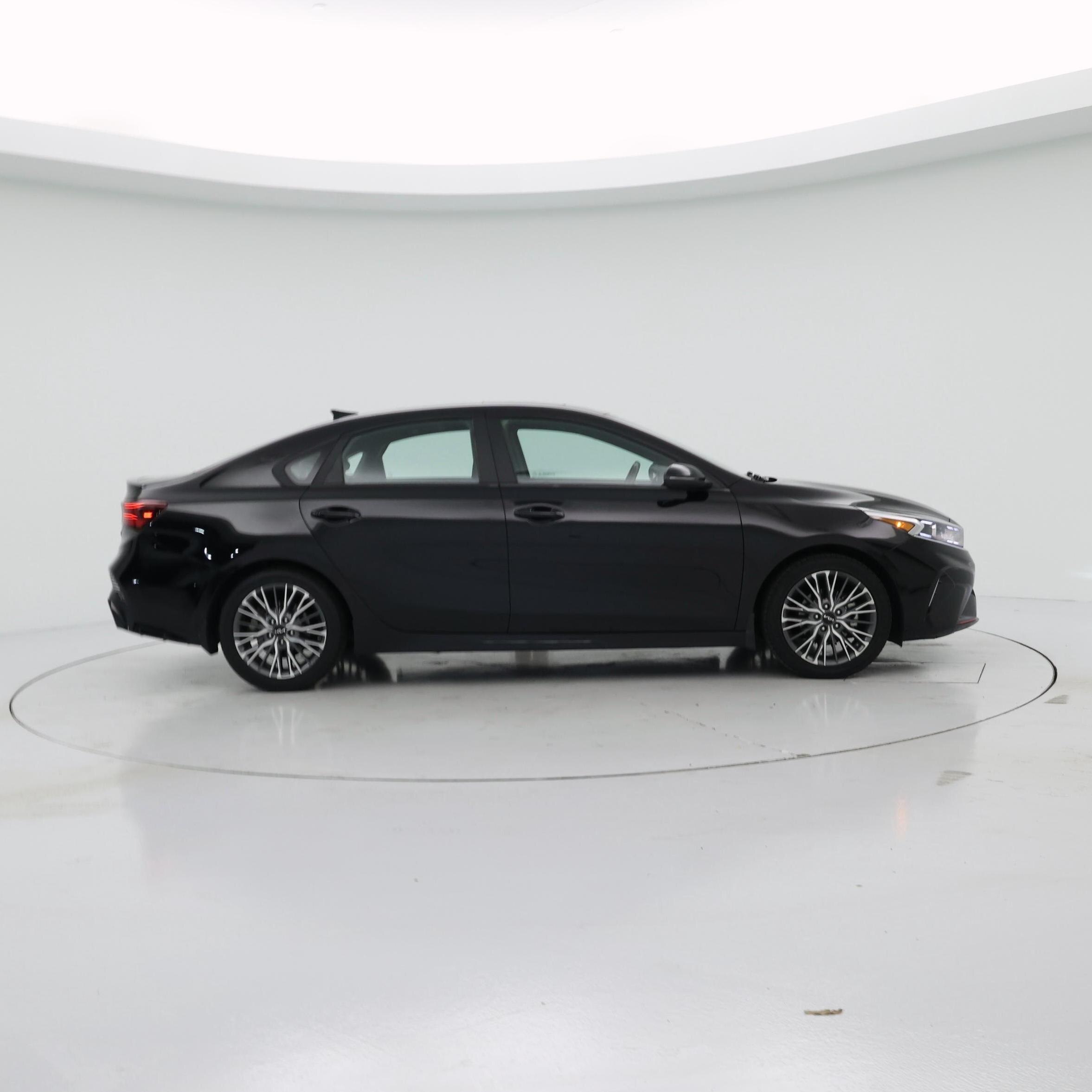 Thumbnail: 2022 Kia Forte - 7