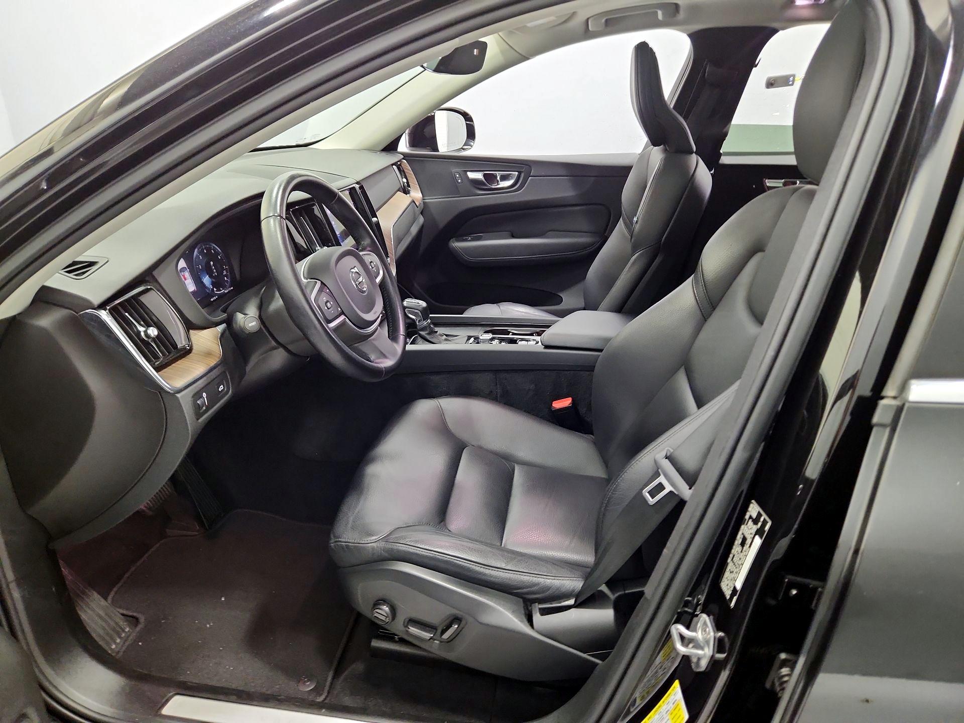 Thumbnail: 2021 Volvo XC60 - 11