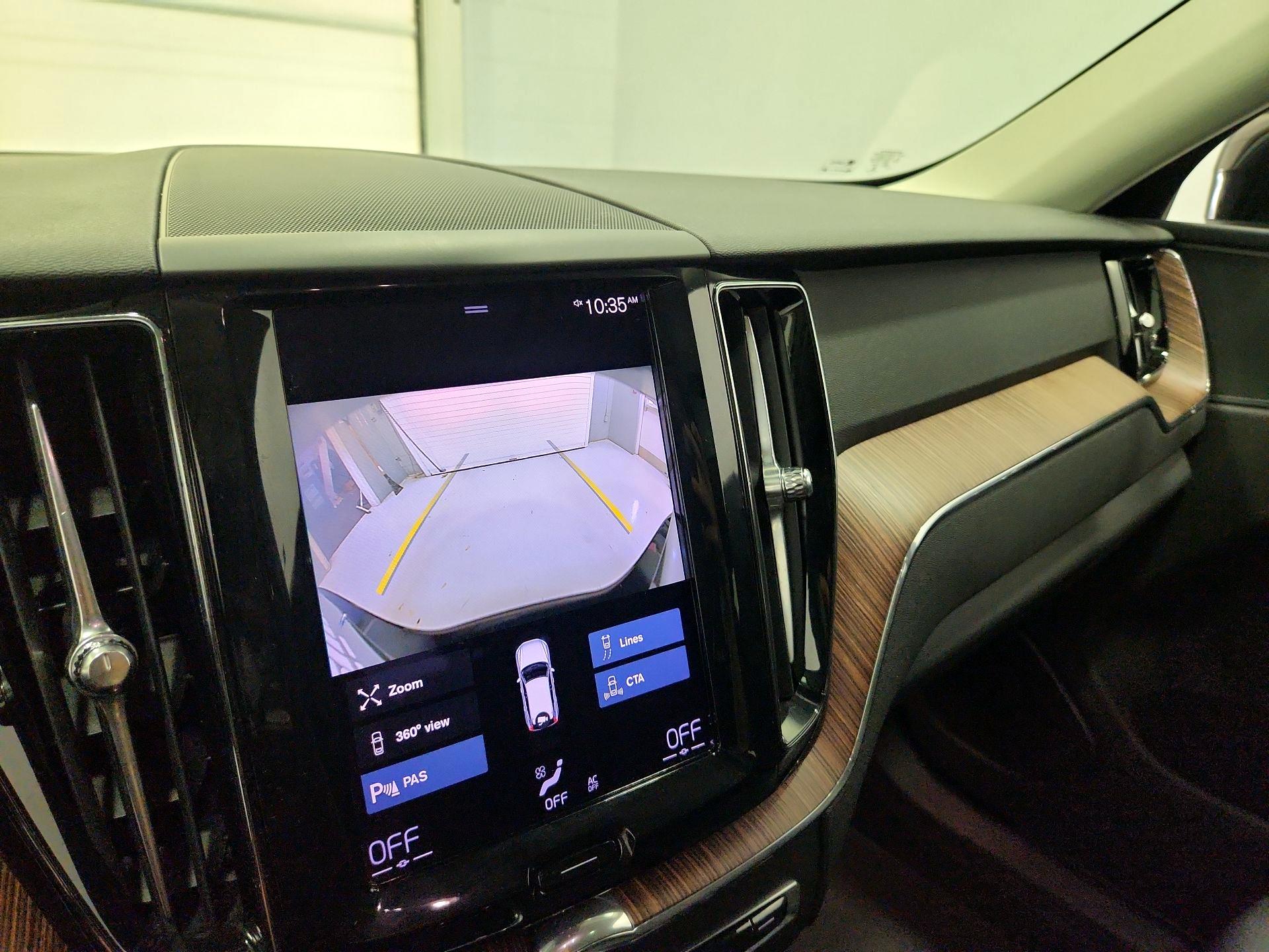 Thumbnail: 2021 Volvo XC60 - 15