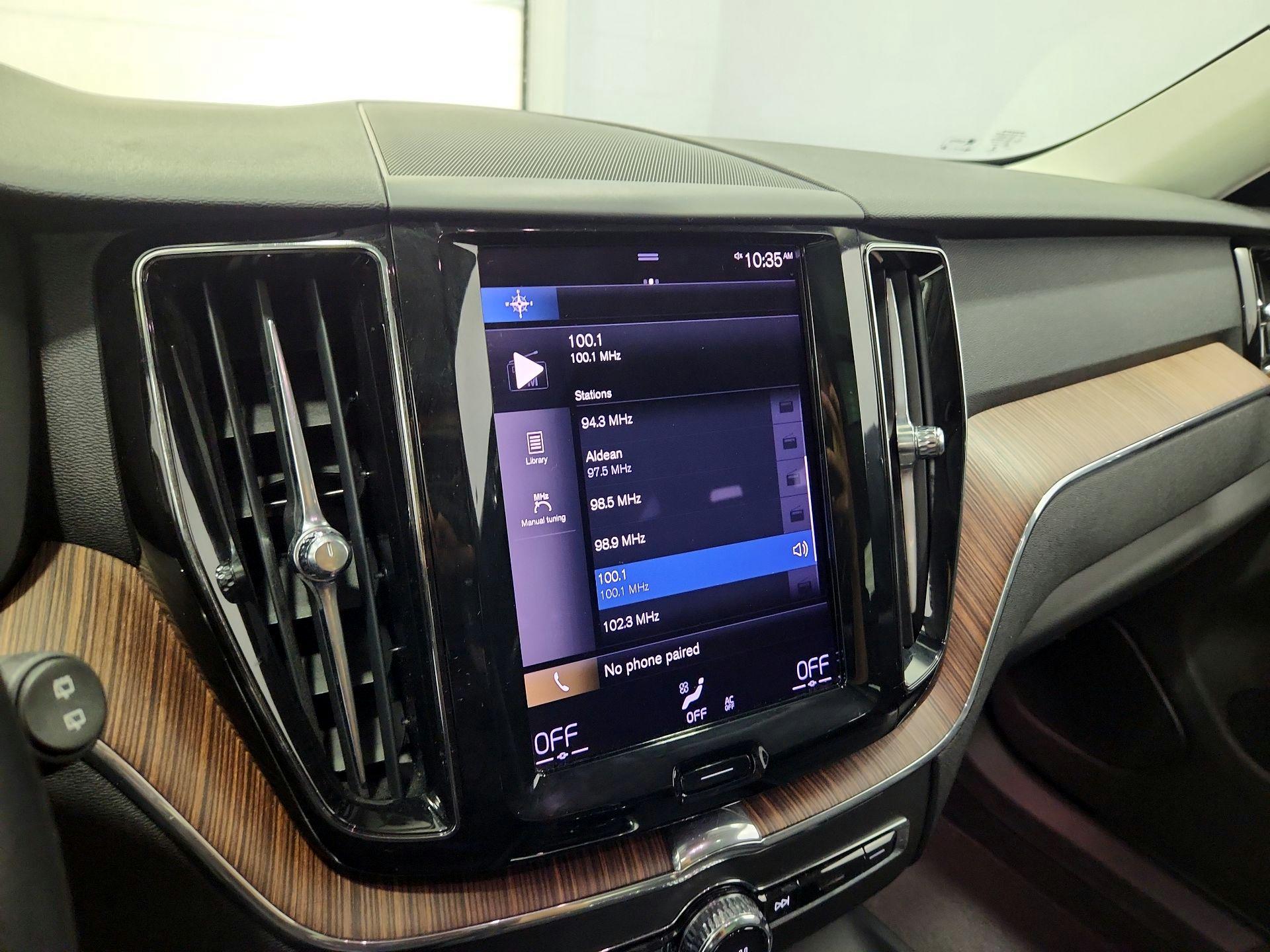 Thumbnail: 2021 Volvo XC60 - 16