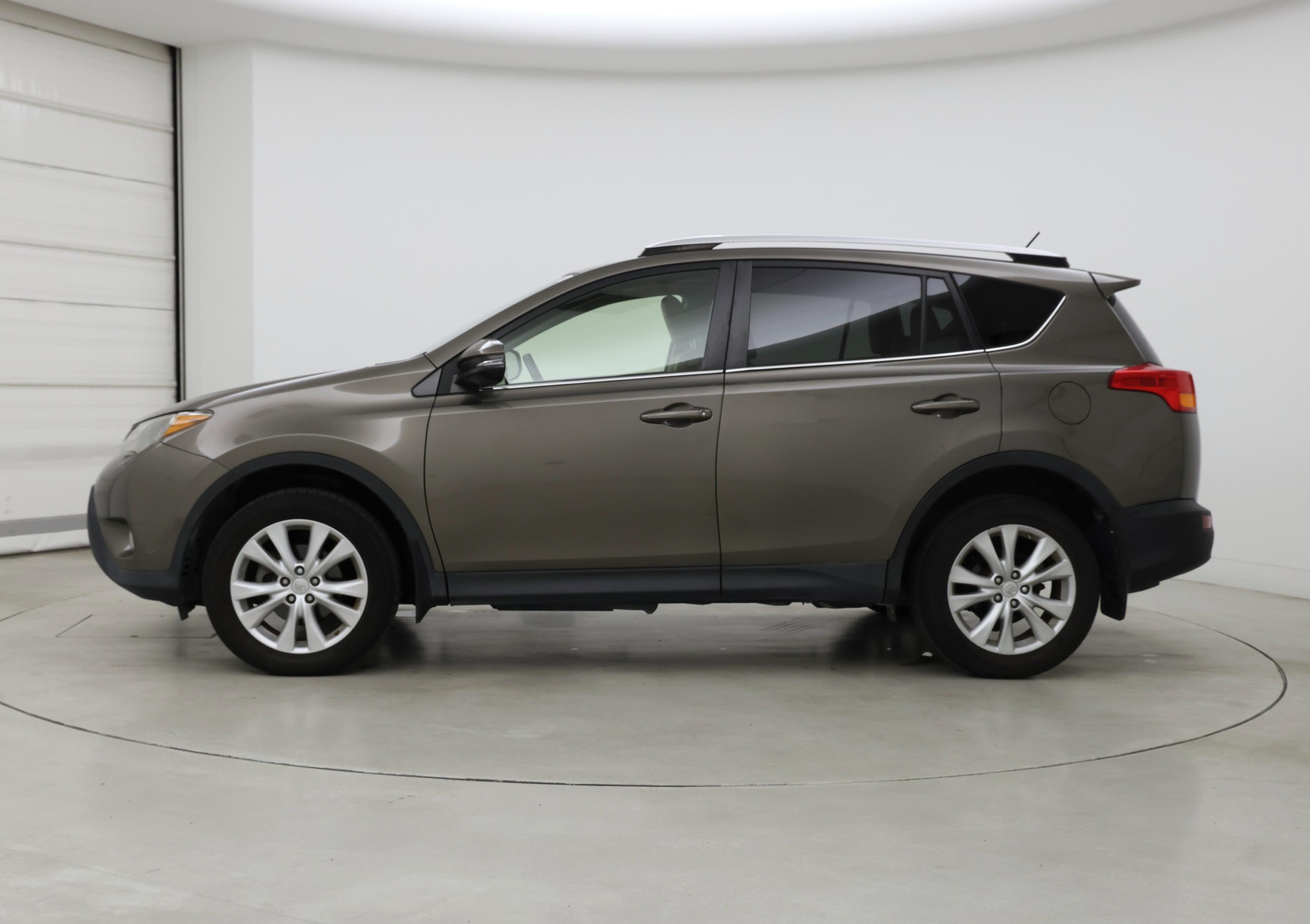 Thumbnail: 2015 Toyota RAV4 - 3
