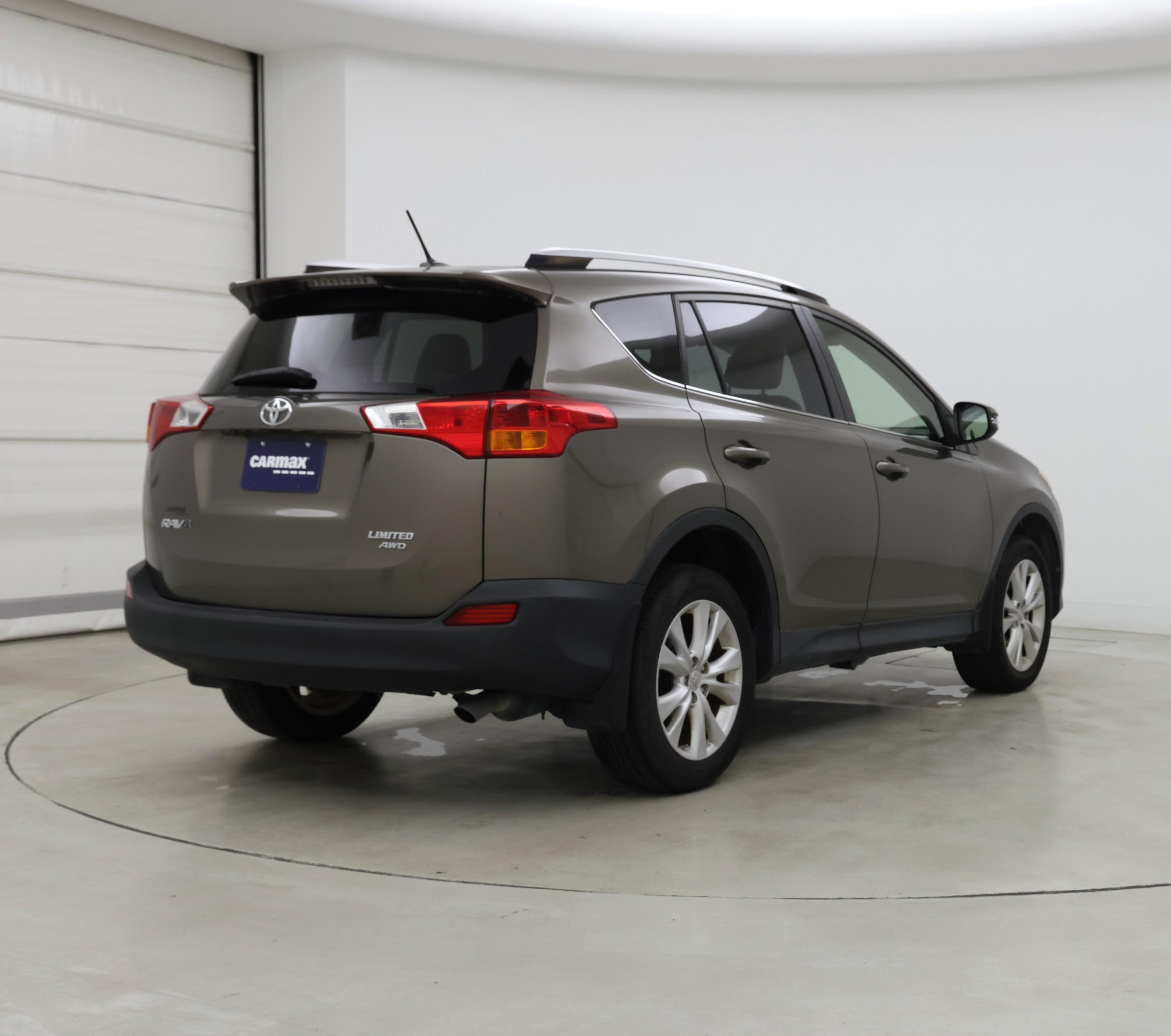 Thumbnail: 2015 Toyota RAV4 - 8