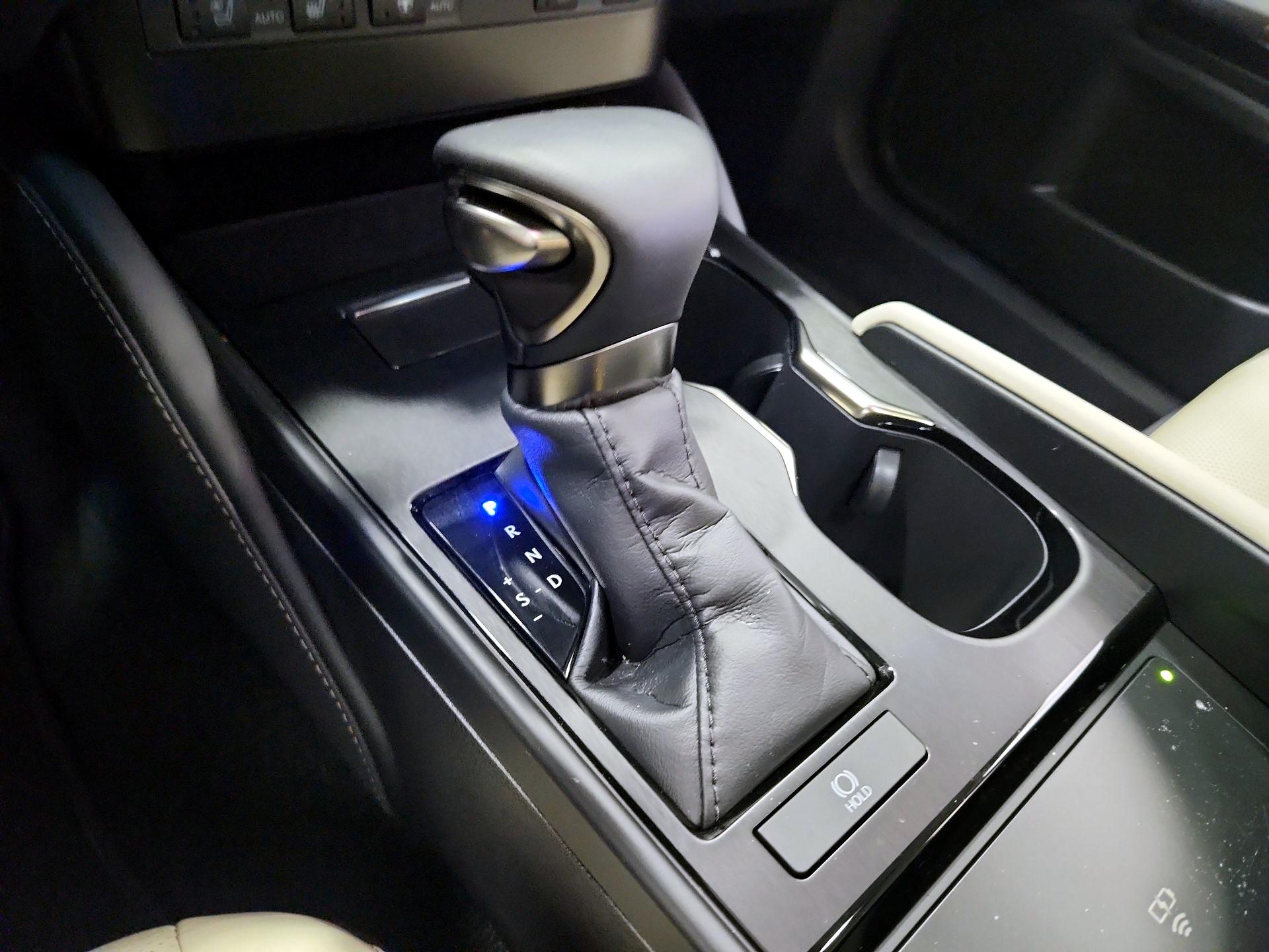 Thumbnail: 2025 Lexus ES - 18