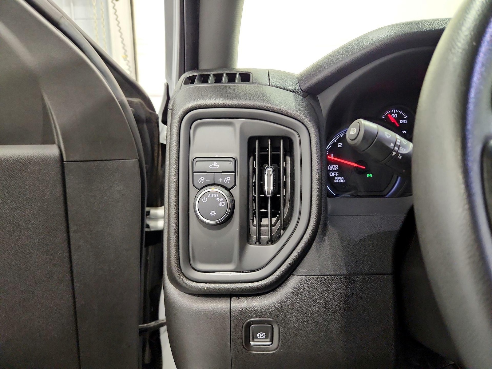 2022 Chevrolet Silverado 1500 Custom - Photo 14