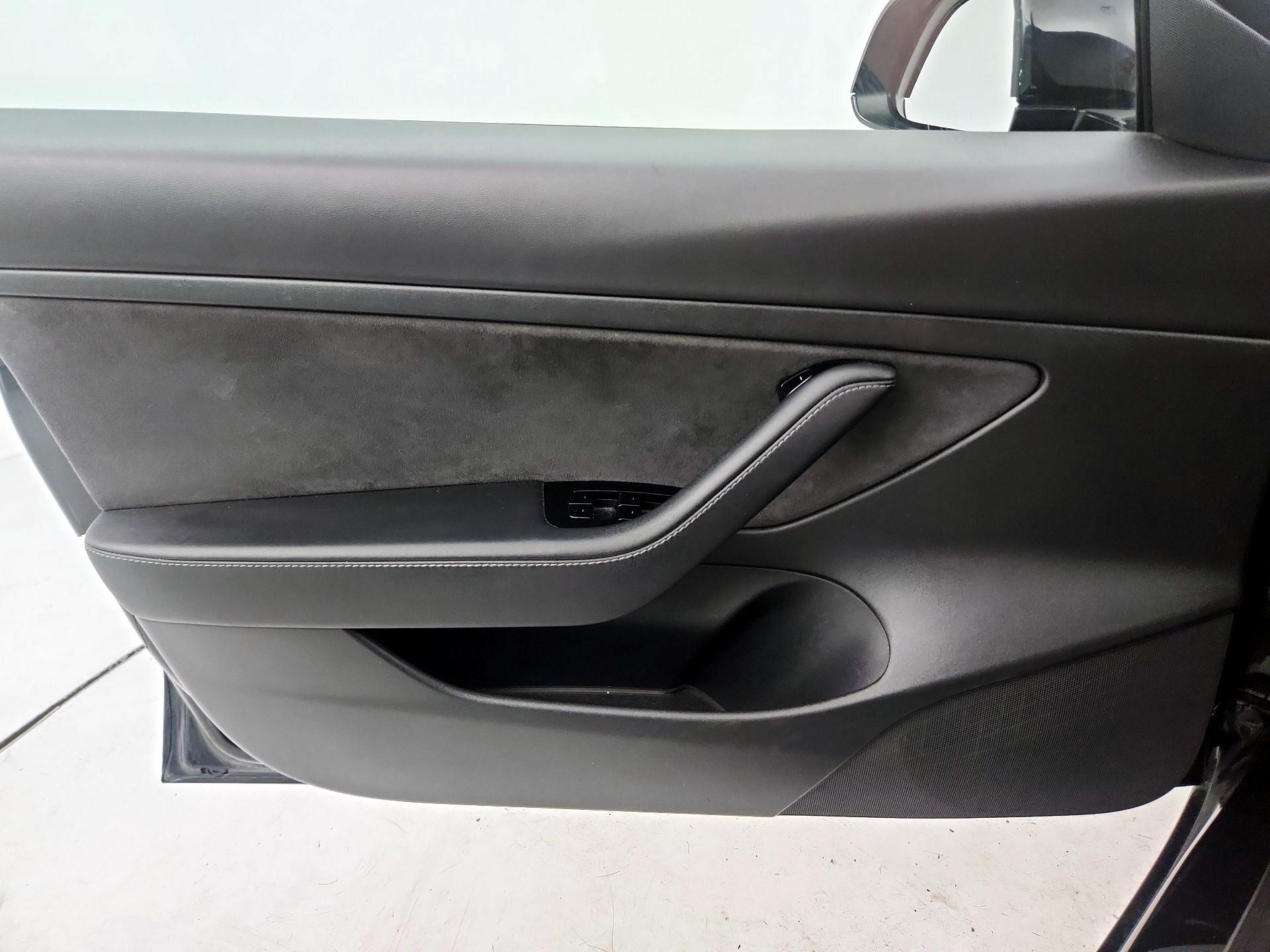 Thumbnail: 2020 Tesla Model 3 - 10