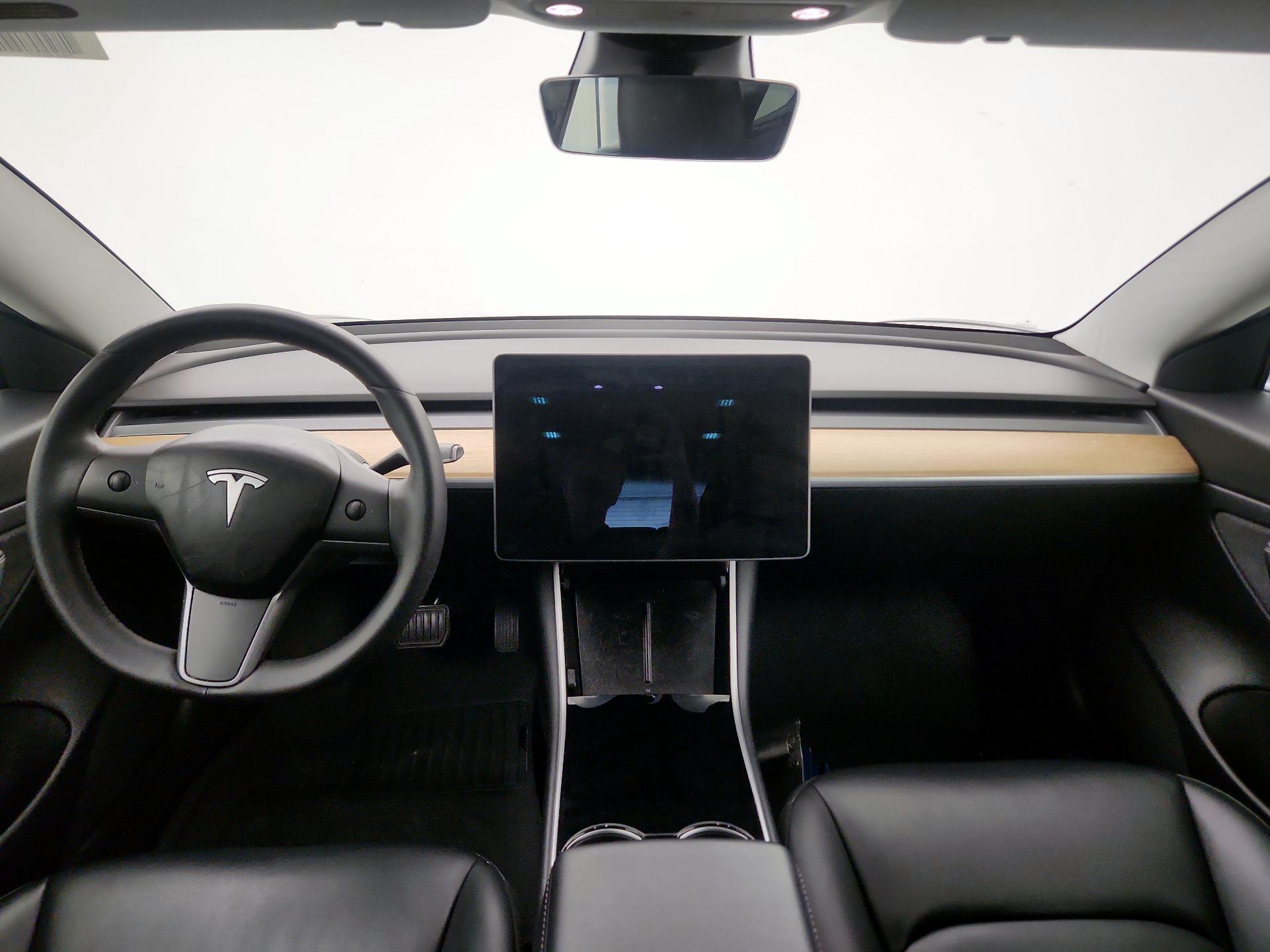 Thumbnail: 2020 Tesla Model 3 - 8