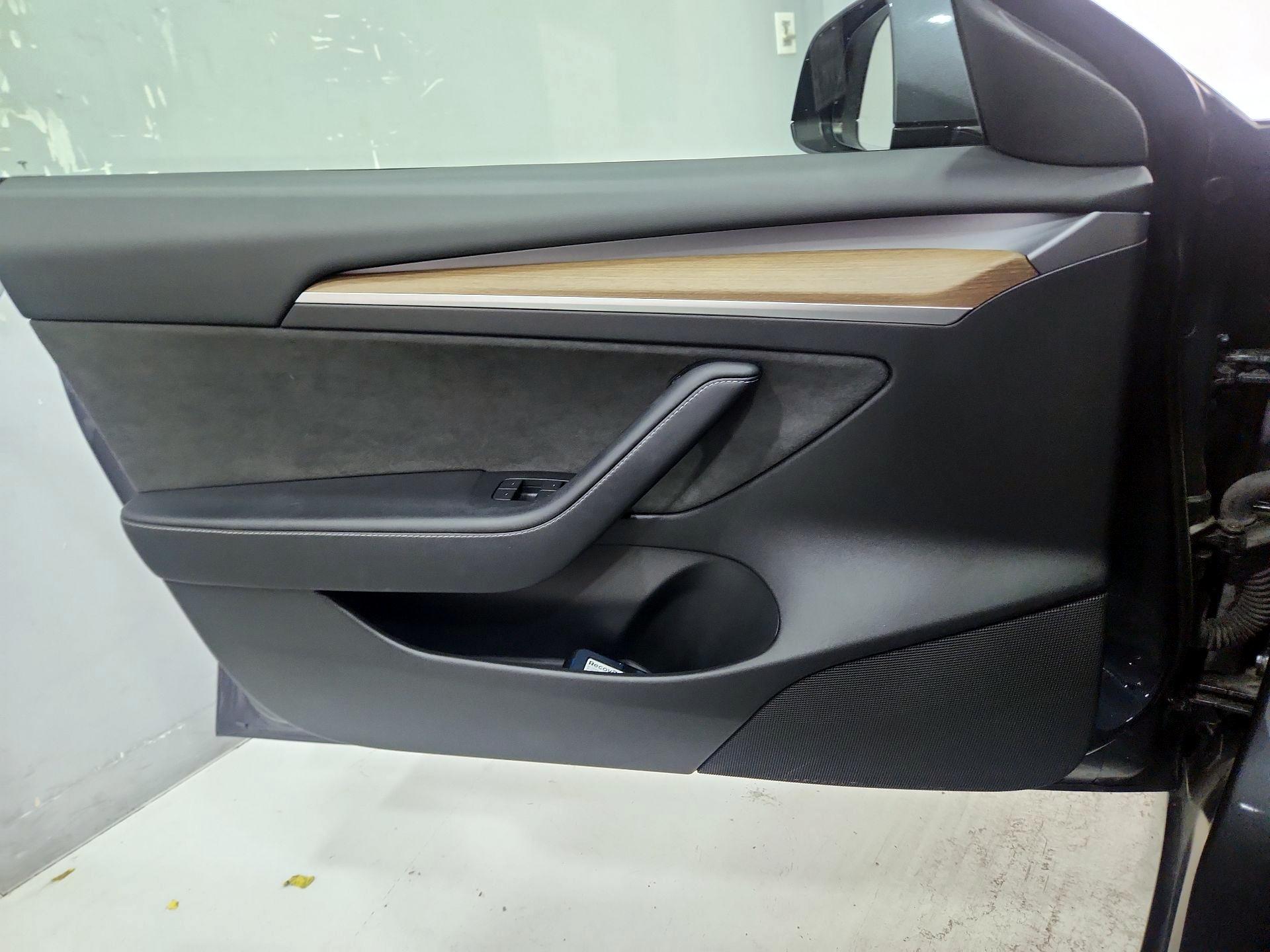 Thumbnail: 2023 Tesla Model 3 - 12